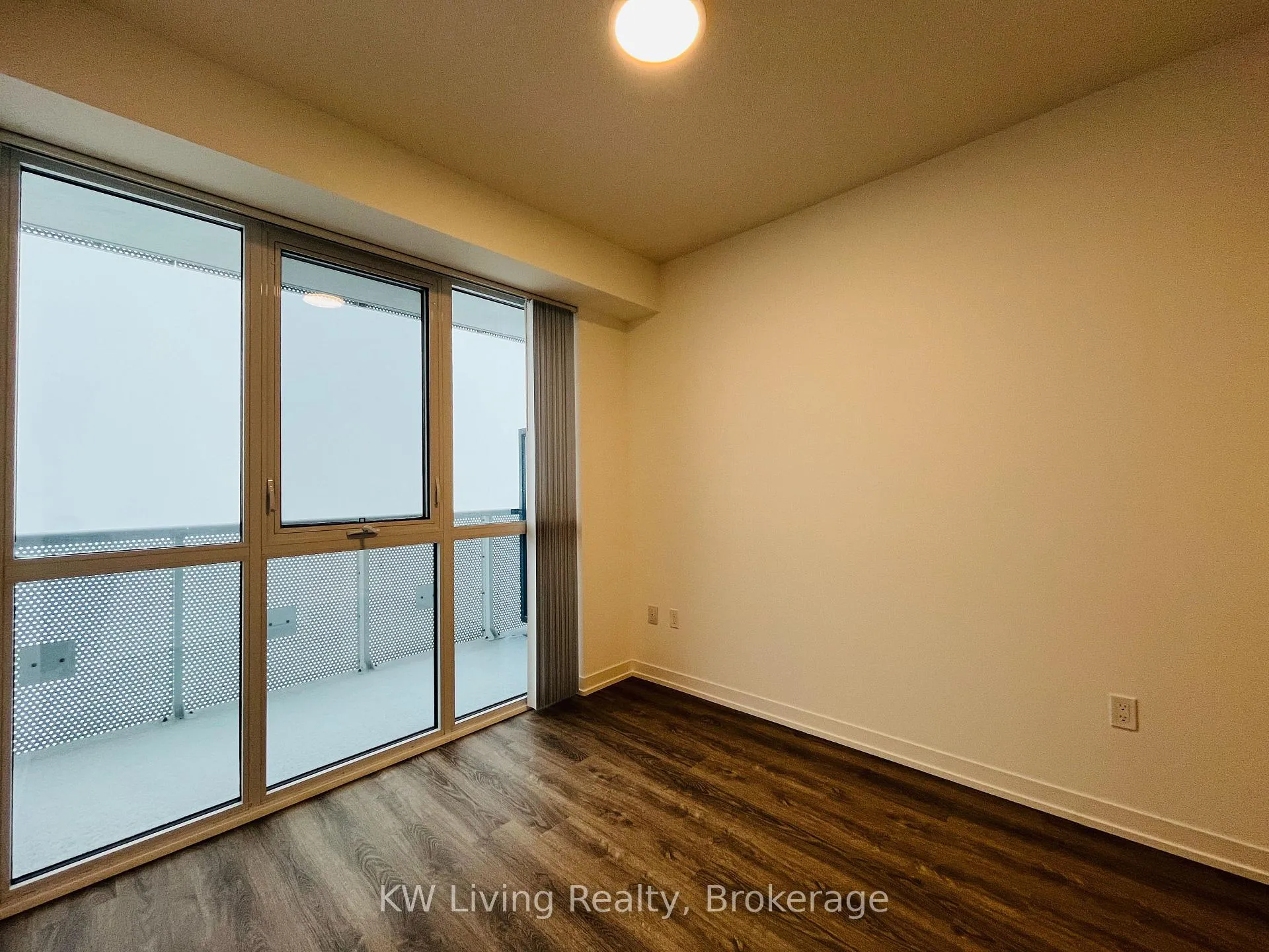 Photo 6 of Unit 5907, 8 Interchange Way, Vaughan, Vaughan Corporate Centre — HOMEH