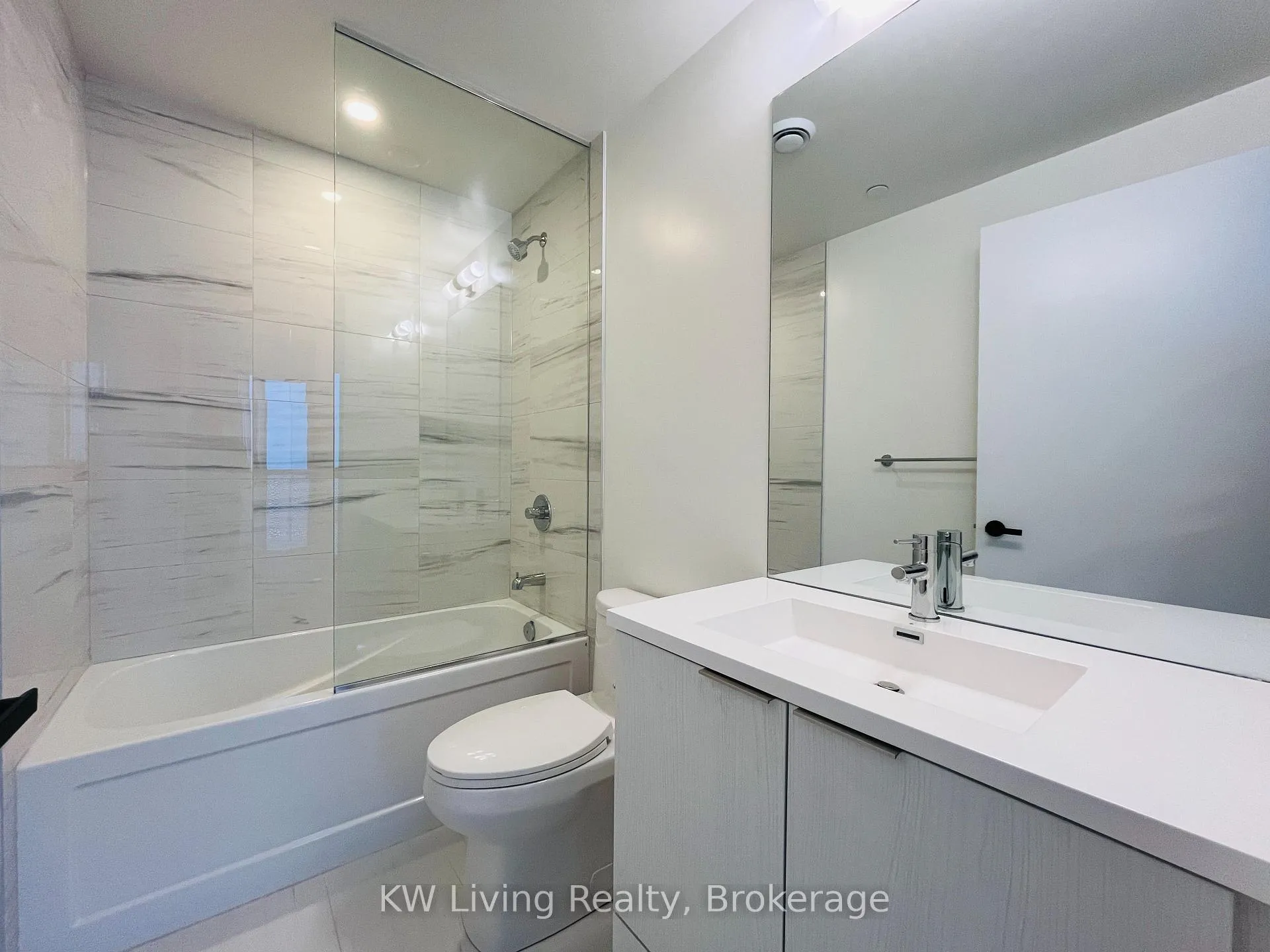 Photo 9 of Unit 5907, 8 Interchange Way, Vaughan, Vaughan Corporate Centre — HOMEH