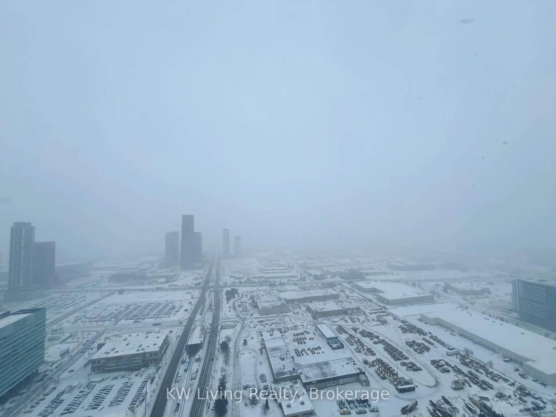 Photo 11 of Unit 5907, 8 Interchange Way, Vaughan, Vaughan Corporate Centre — HOMEH