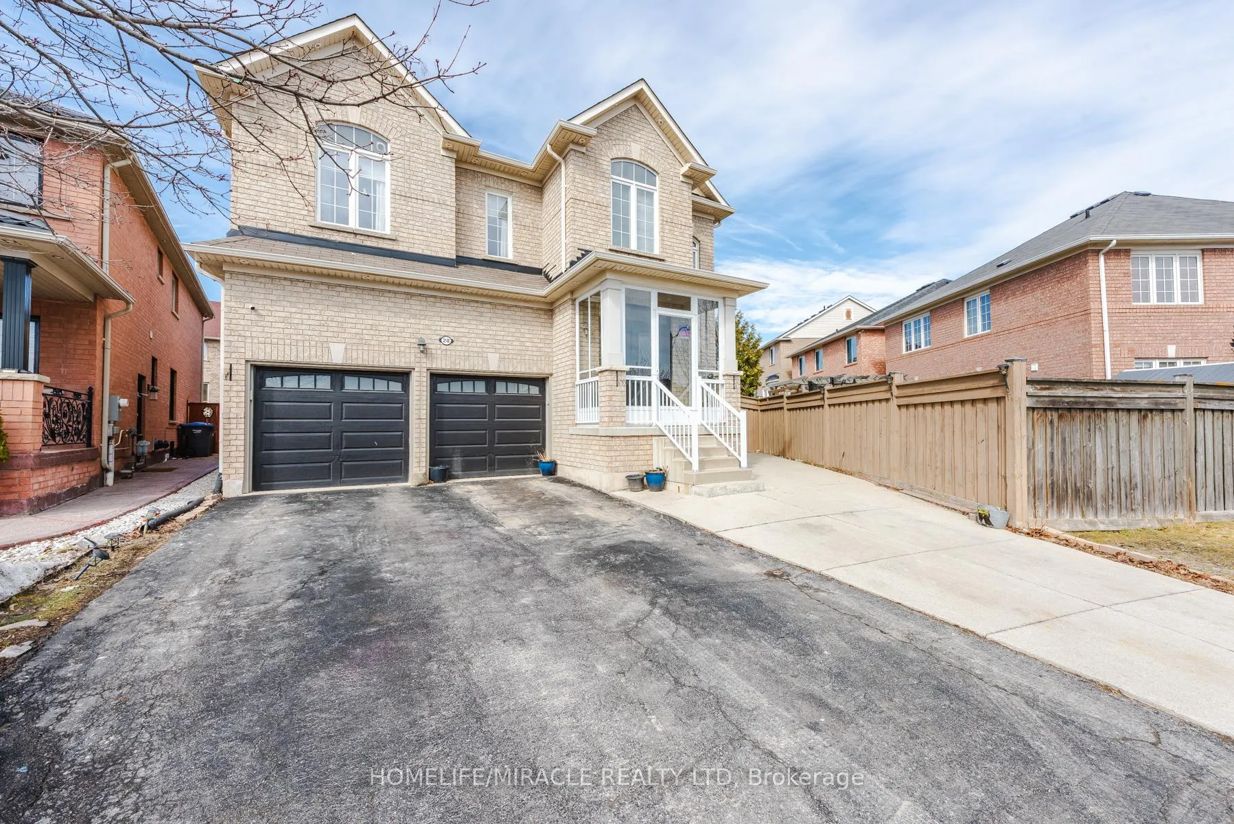 Photo 18 of 28 Iverson Drive, Brampton, Credit Valley — HOMEH