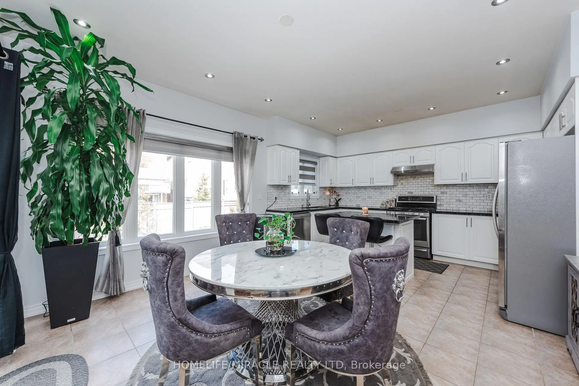 Photo 27 of 28 Iverson Drive, Brampton, Credit Valley — HOMEH