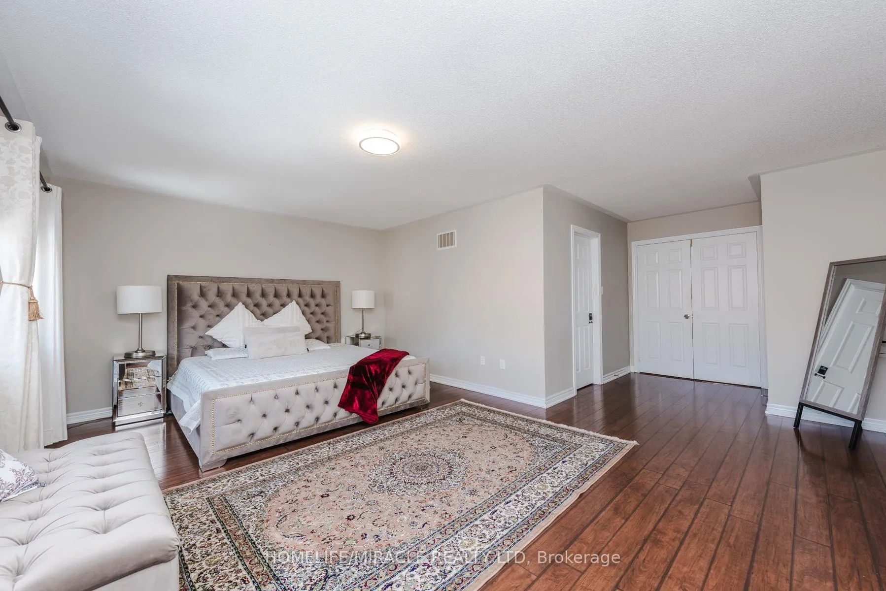 Photo 13 of 28 Iverson Drive, Brampton, Credit Valley — HOMEH