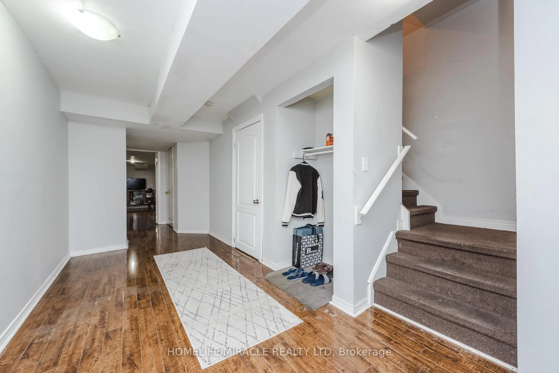 Photo 15 of 28 Iverson Drive, Brampton, Credit Valley — HOMEH