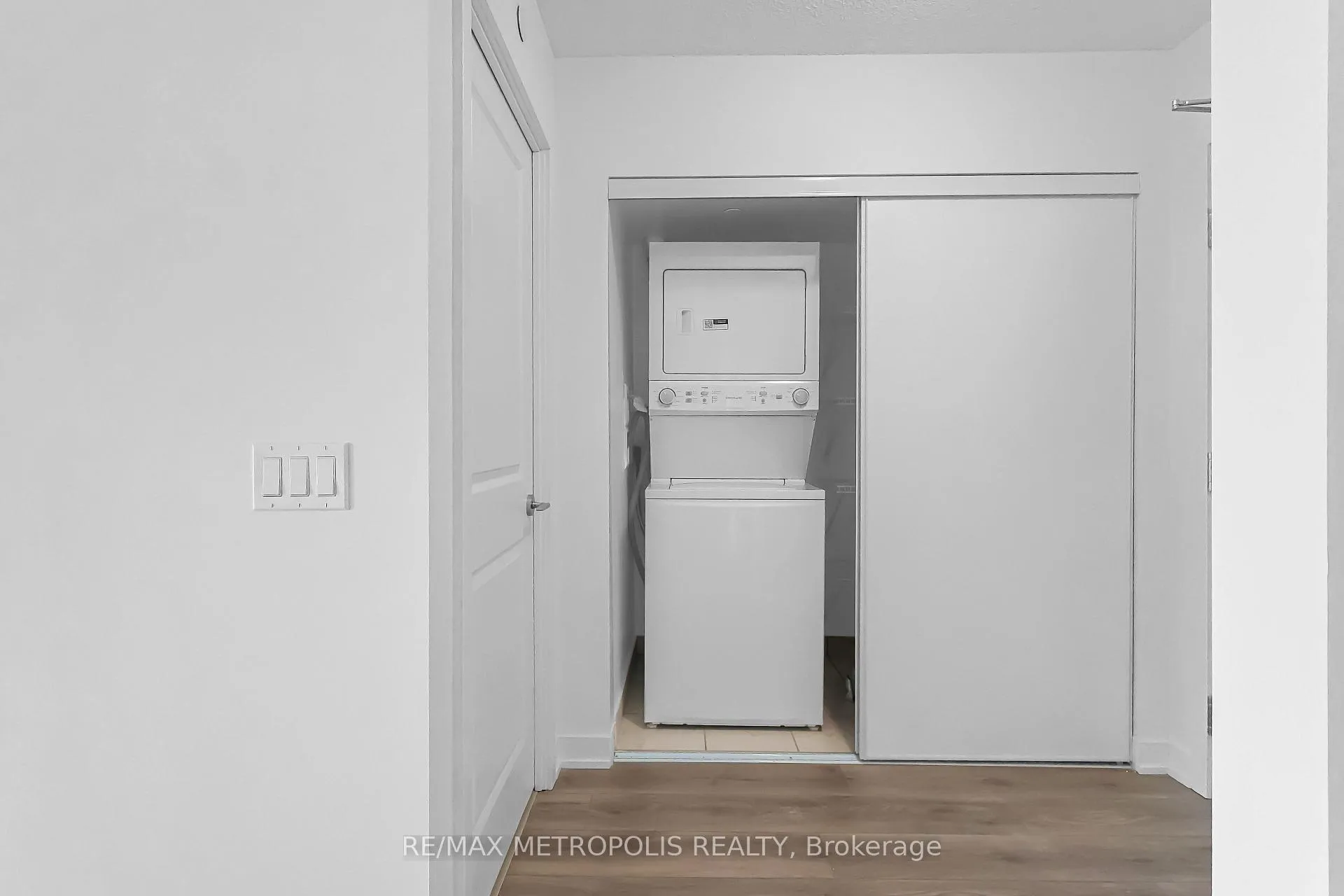 Photo 13 of Unit 707, 1010 Sandy Beach Road, Pickering, Bay Ridges — HOMEH