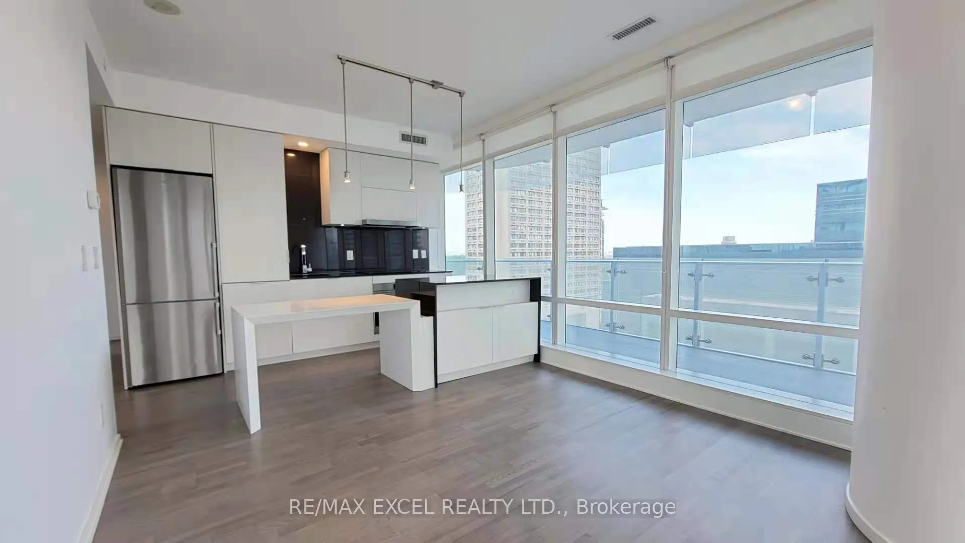 Photo 3 of Unit 2004, 1 Bloor Street E, Toronto, Church-Yonge Corridor — HOMEH