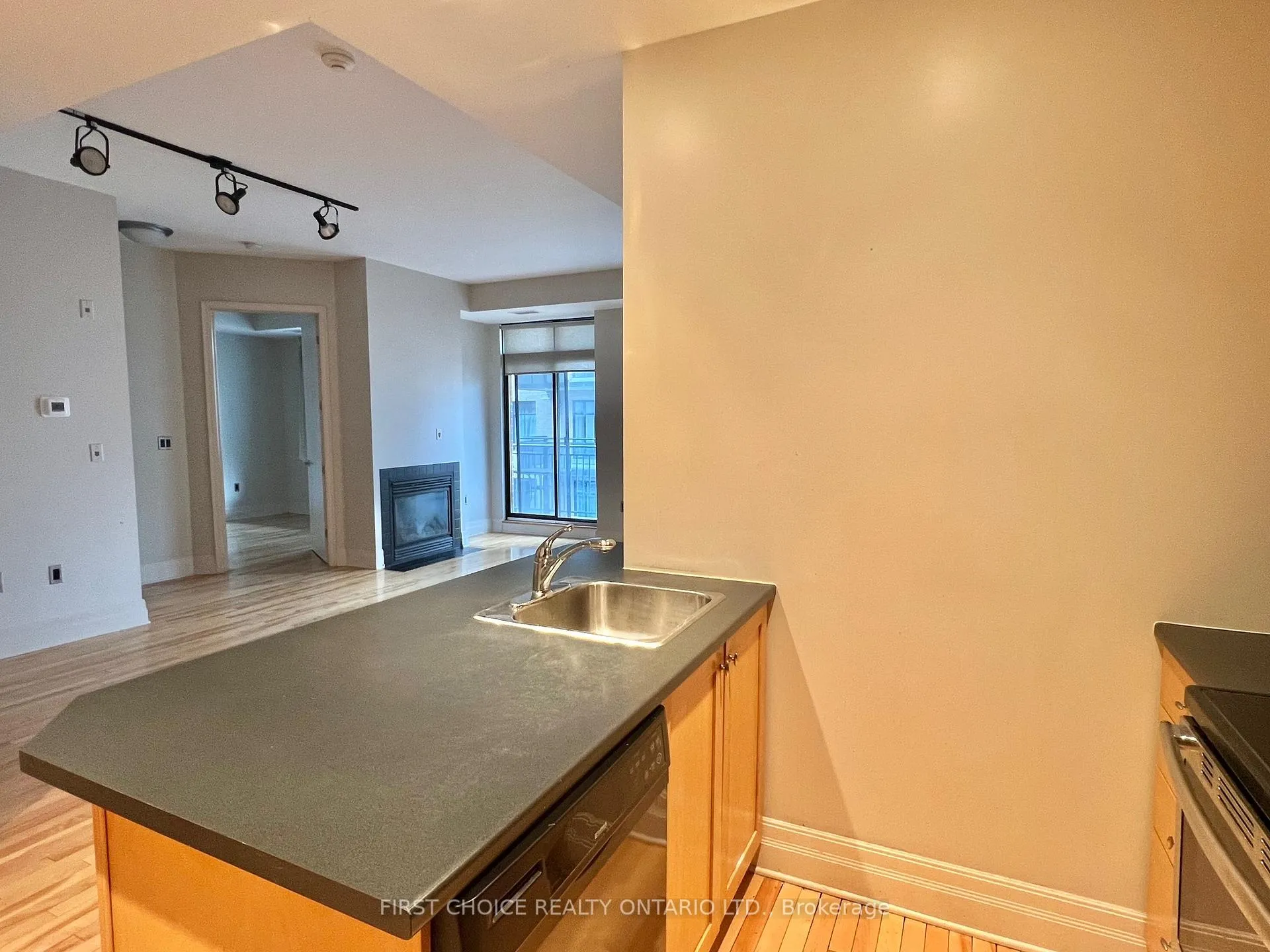 Photo 9 of Unit 805, 375 Lisgar Street, Ottawa, Ottawa Centre — HOMEH