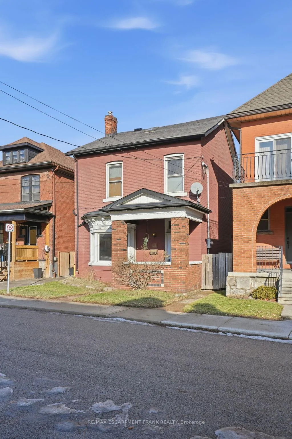 Photo 3 of 24 Florence Street, Hamilton, Strathcona — HOMEH