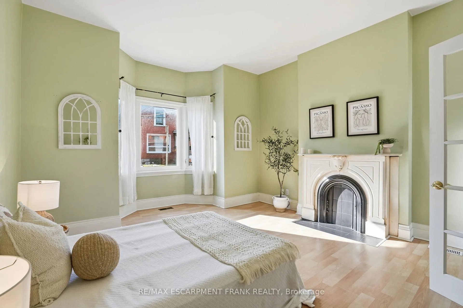 Photo 14 of 24 Florence Street, Hamilton, Strathcona — HOMEH