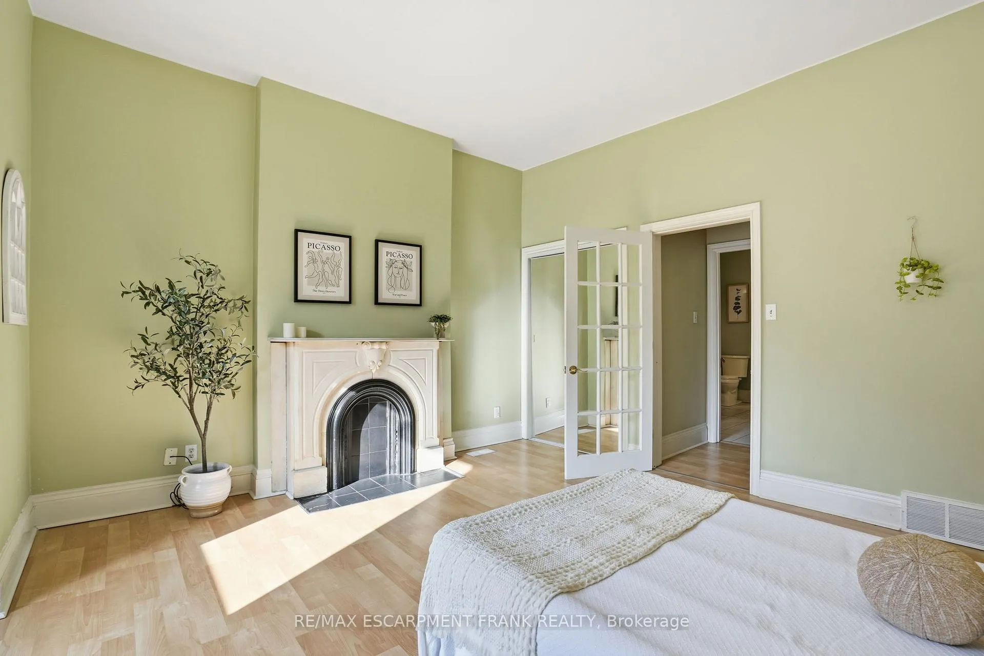 Photo 15 of 24 Florence Street, Hamilton, Strathcona — HOMEH