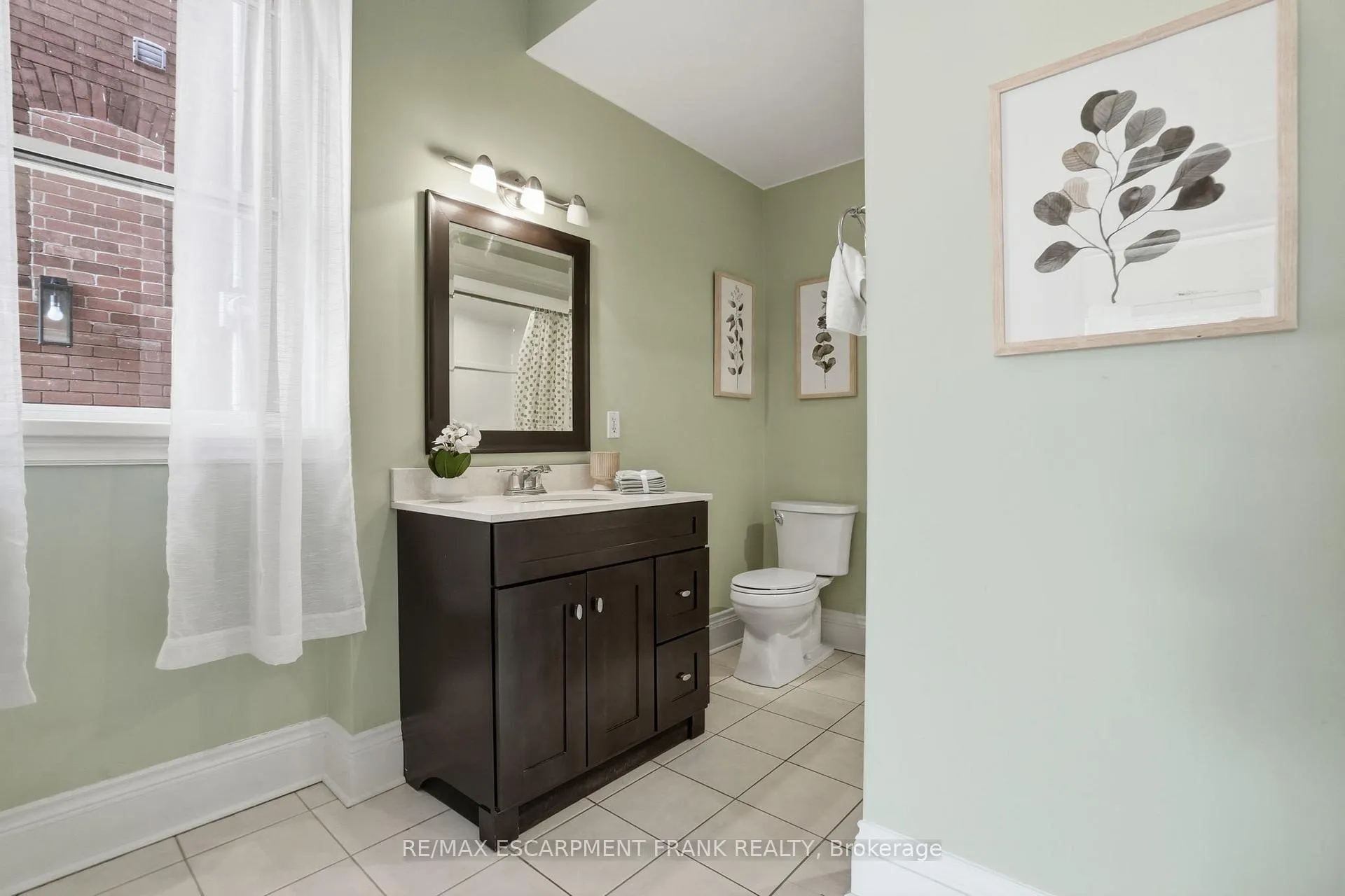 Photo 19 of 24 Florence Street, Hamilton, Strathcona — HOMEH