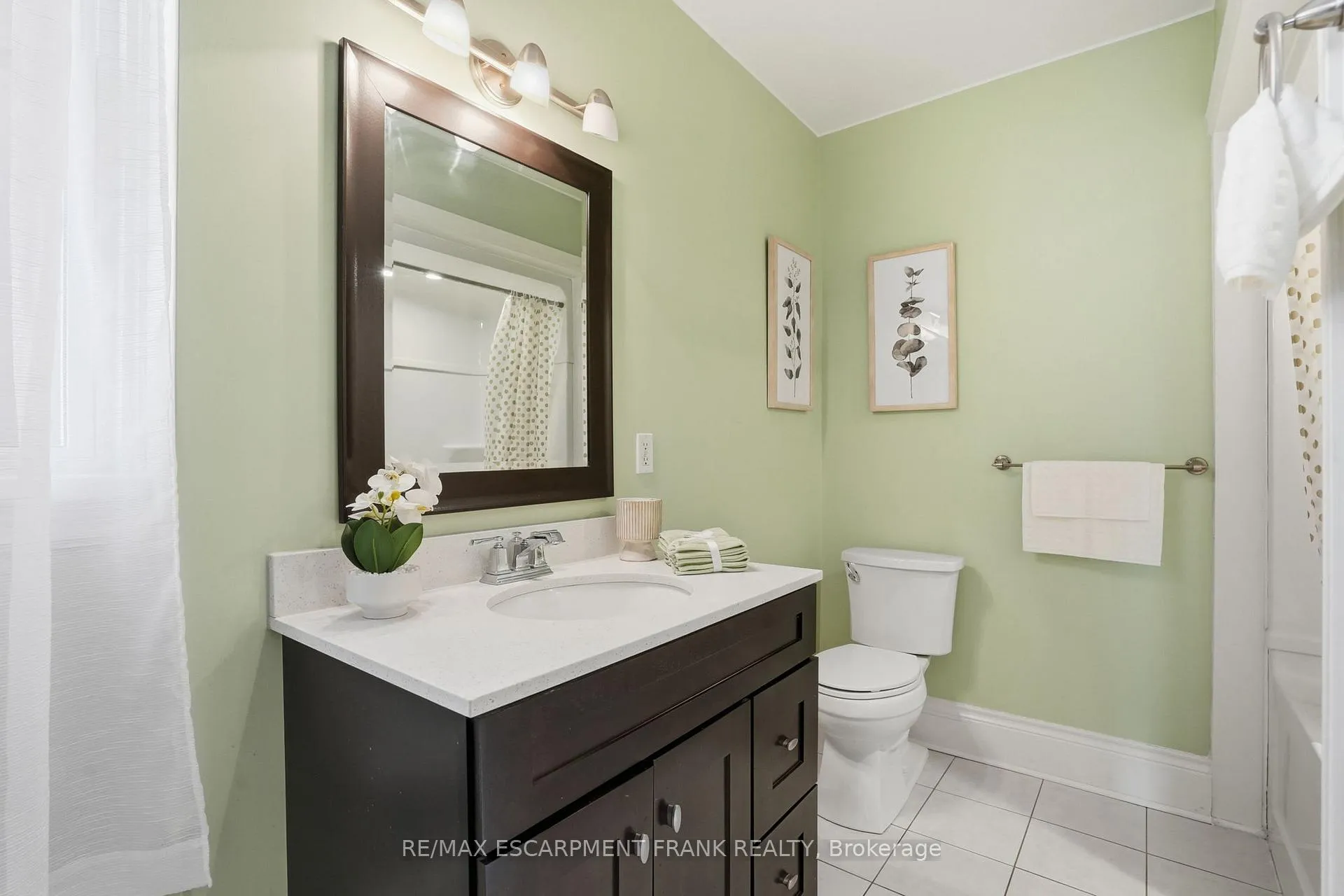 Photo 20 of 24 Florence Street, Hamilton, Strathcona — HOMEH