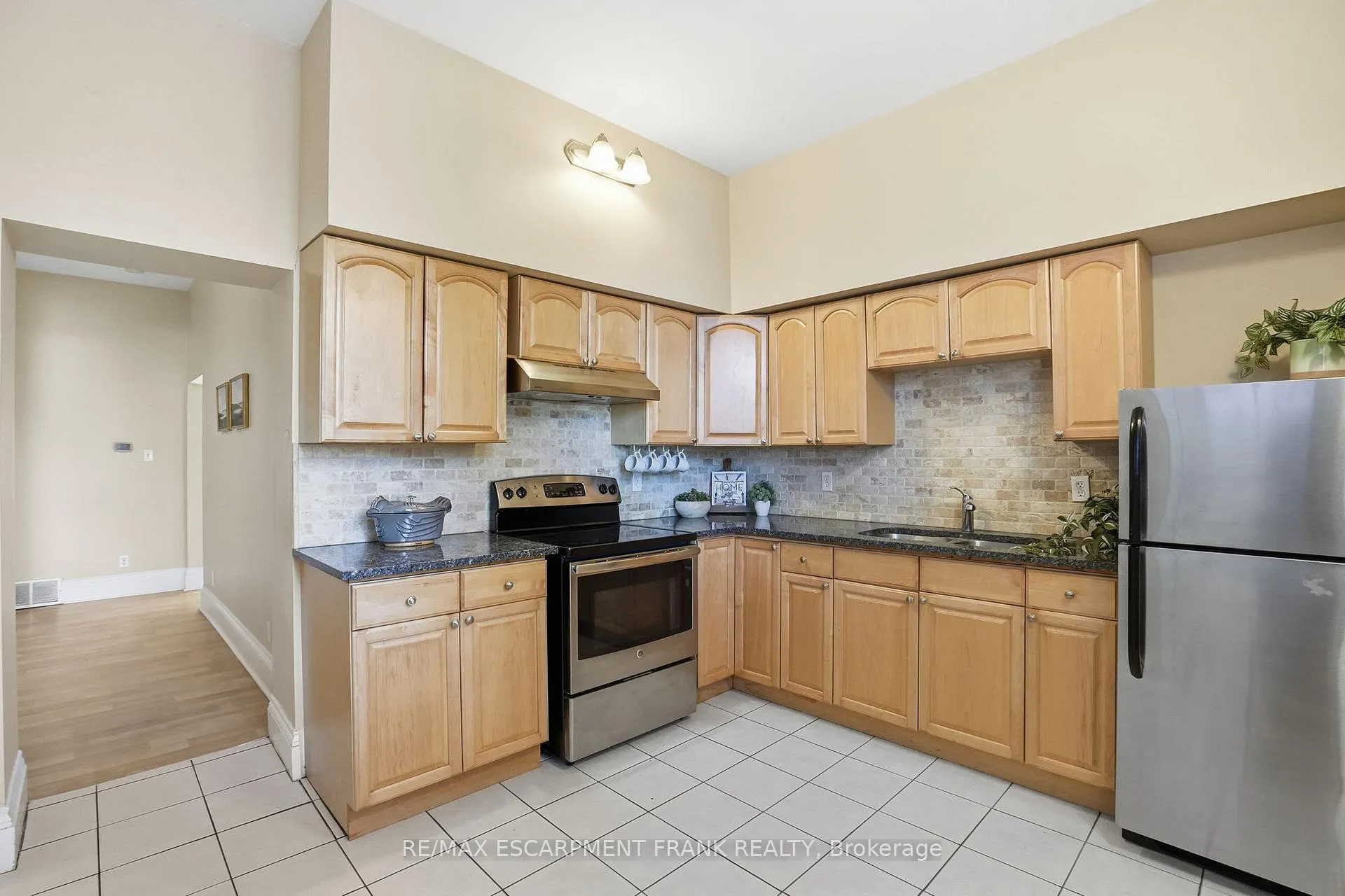 Photo 31 of 24 Florence Street, Hamilton, Strathcona — HOMEH