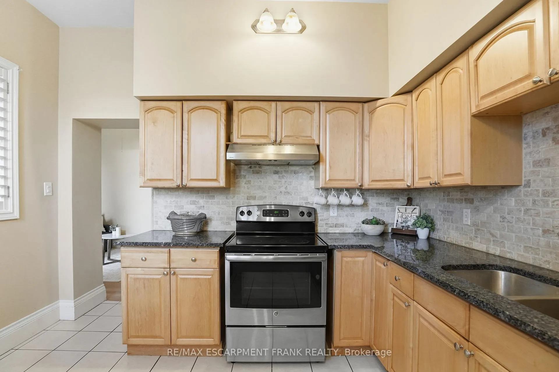 Photo 32 of 24 Florence Street, Hamilton, Strathcona — HOMEH