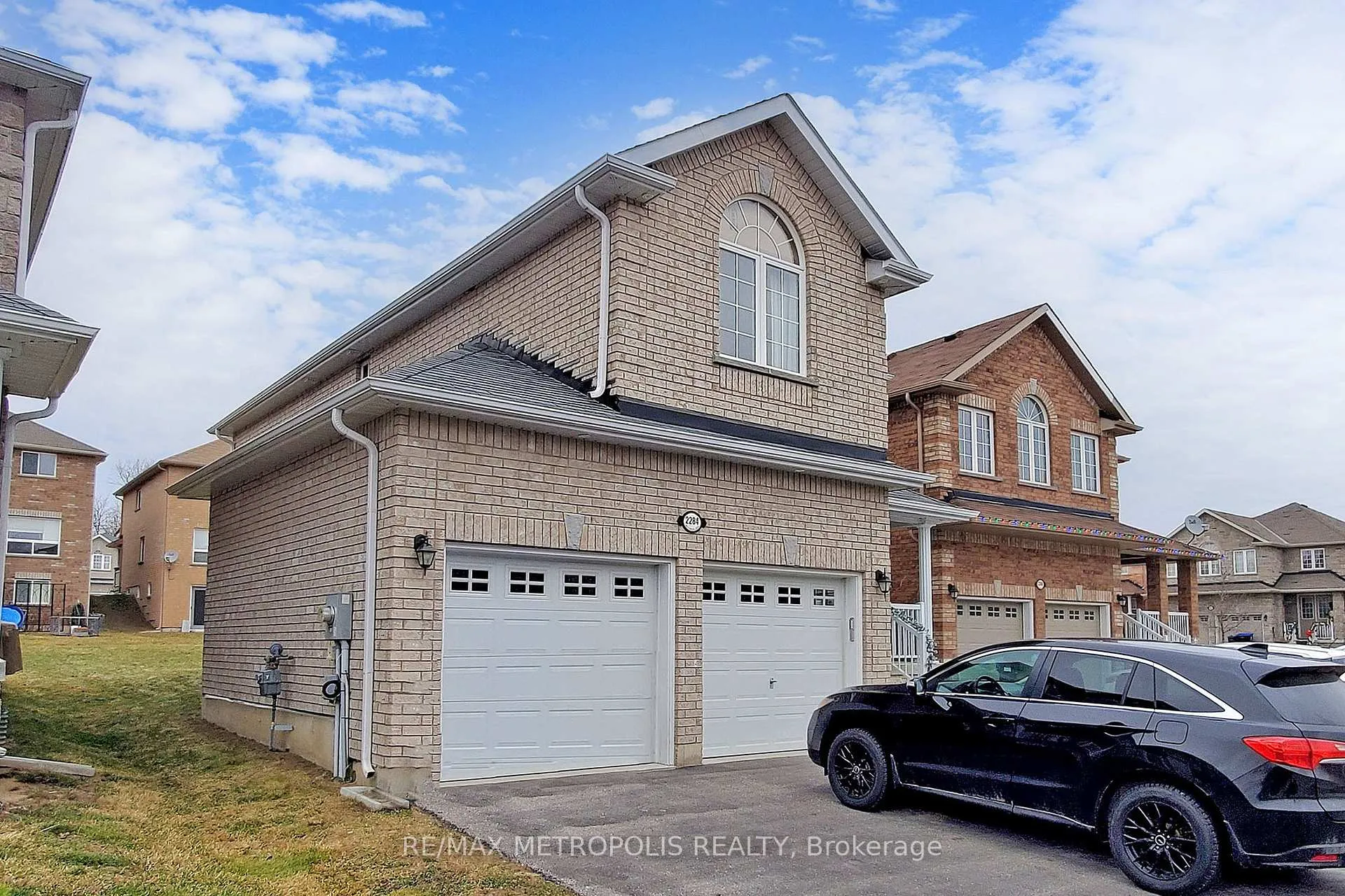 Photo 4 of Unit Lower, 2284 Whitewood Crescent, Innisfil, Alcona — HOMEH