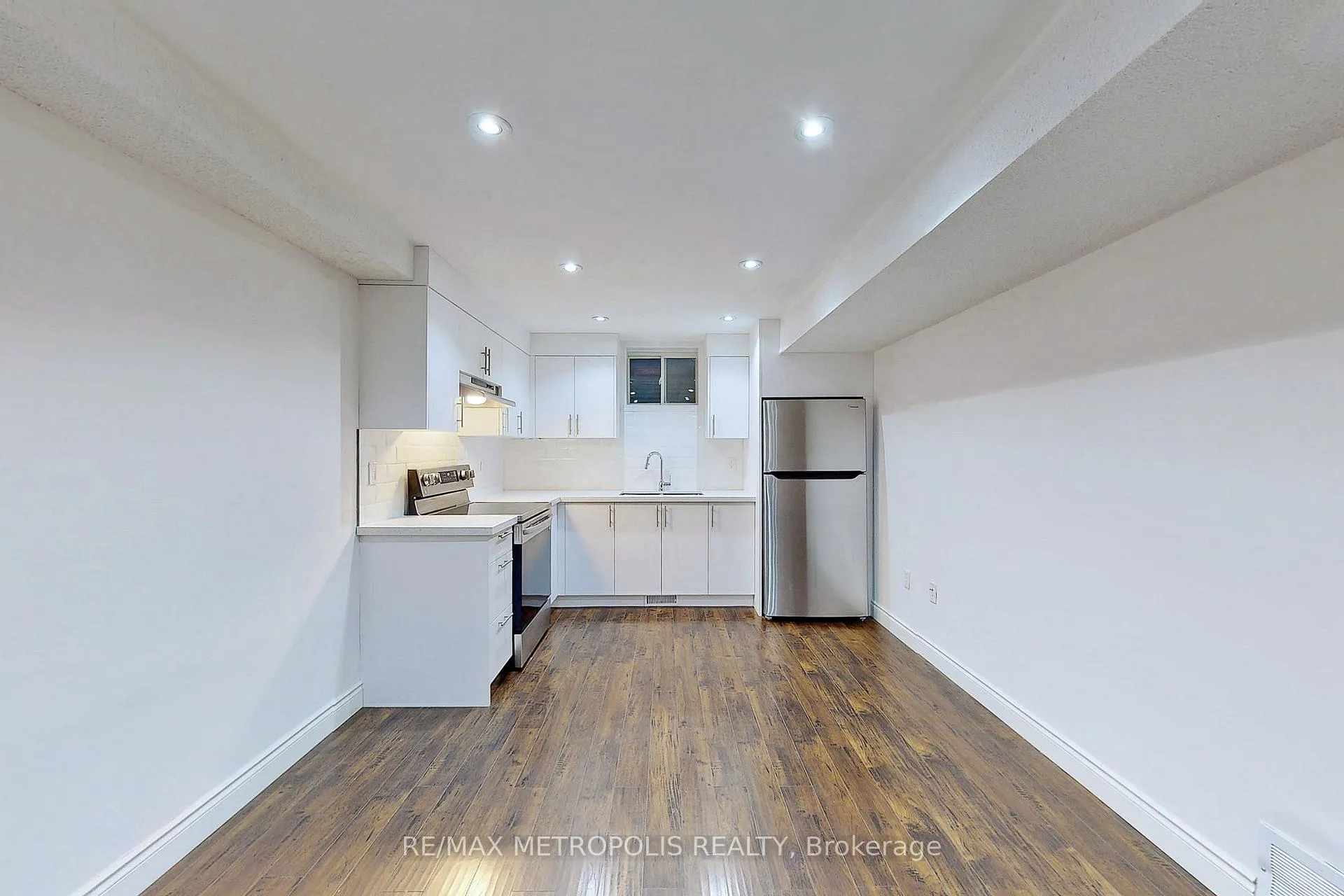 Photo 5 of Unit Lower, 2284 Whitewood Crescent, Innisfil, Alcona — HOMEH
