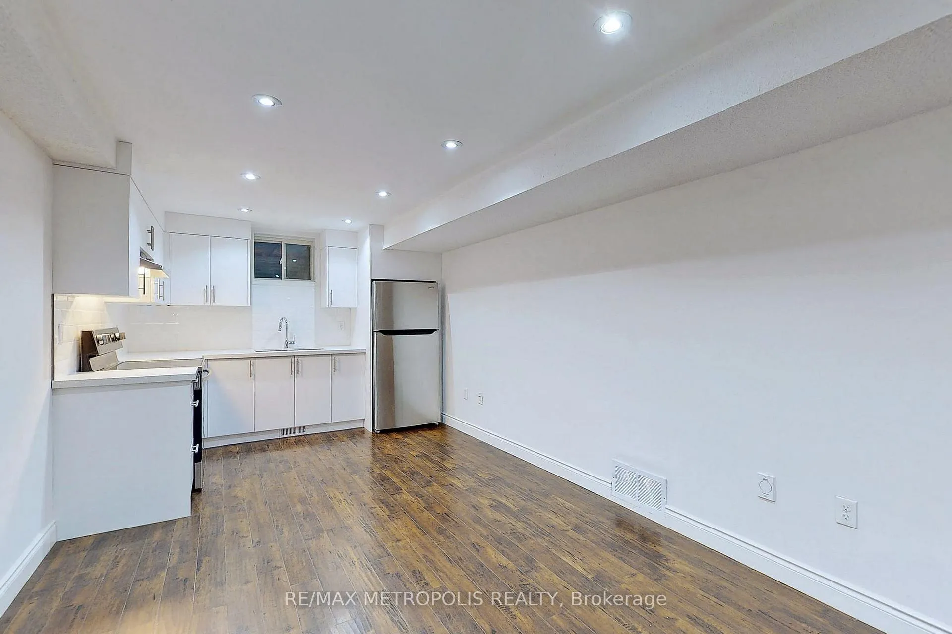 Photo 6 of Unit Lower, 2284 Whitewood Crescent, Innisfil, Alcona — HOMEH