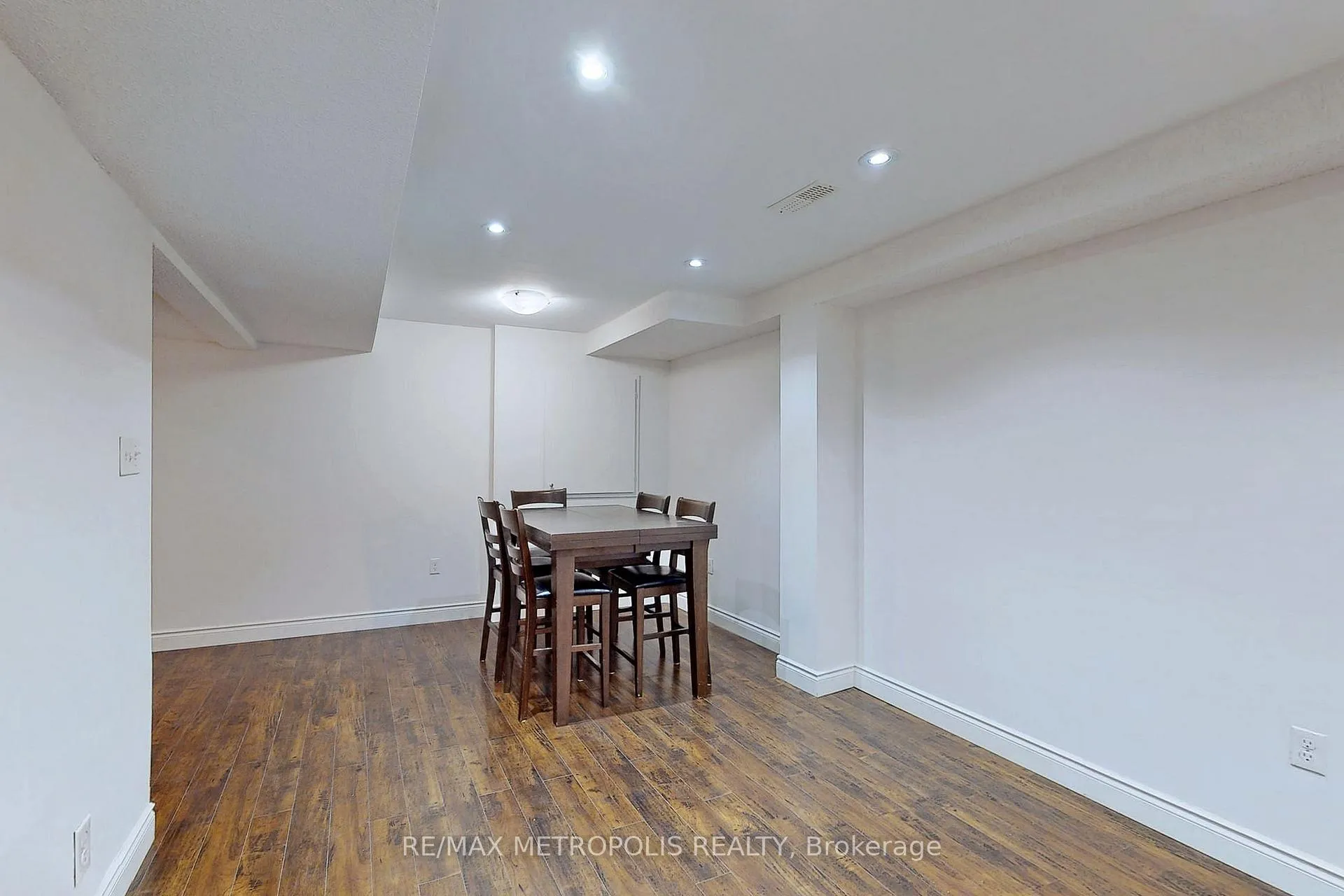 Photo 17 of Unit Lower, 2284 Whitewood Crescent, Innisfil, Alcona — HOMEH