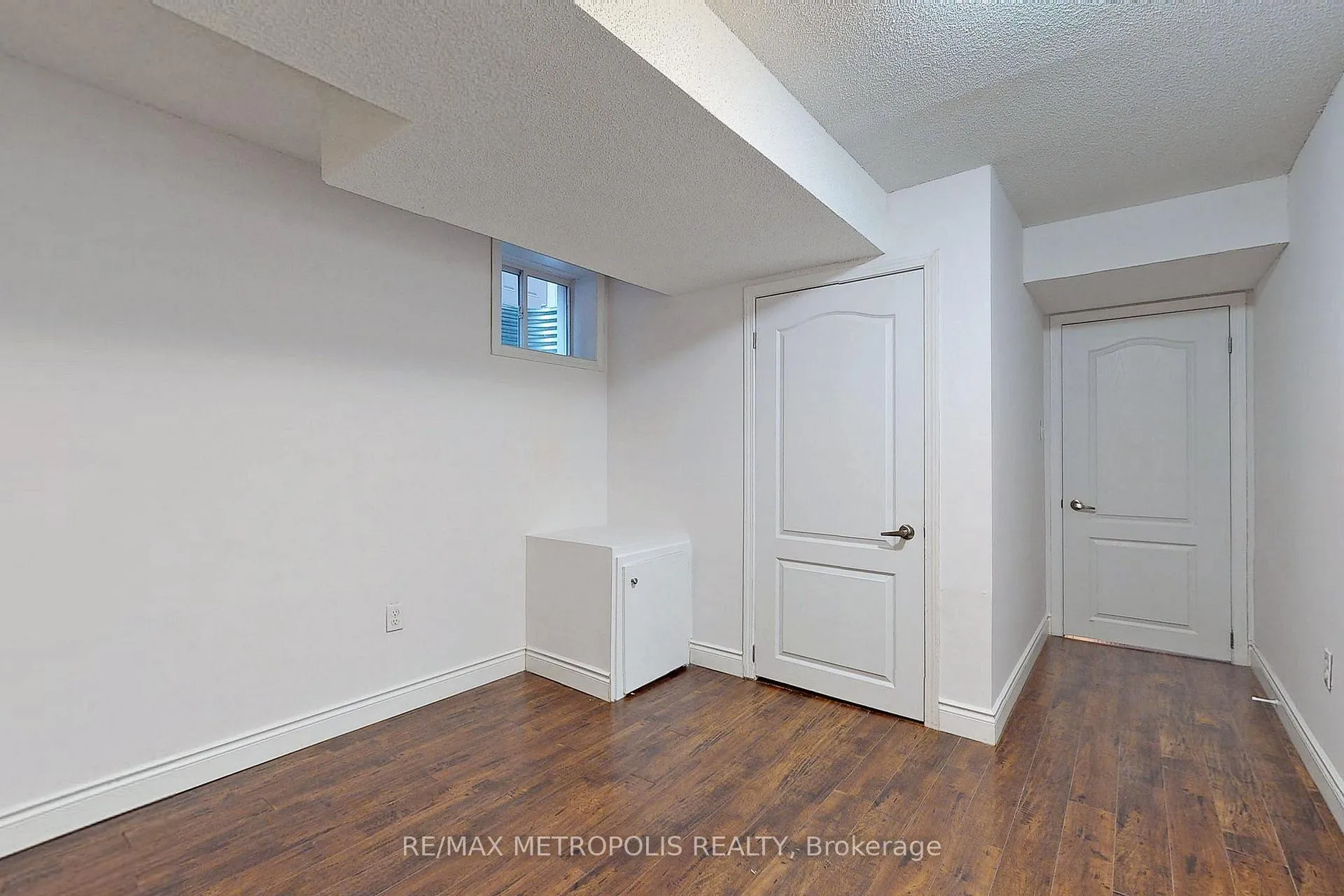 Photo 18 of Unit Lower, 2284 Whitewood Crescent, Innisfil, Alcona — HOMEH