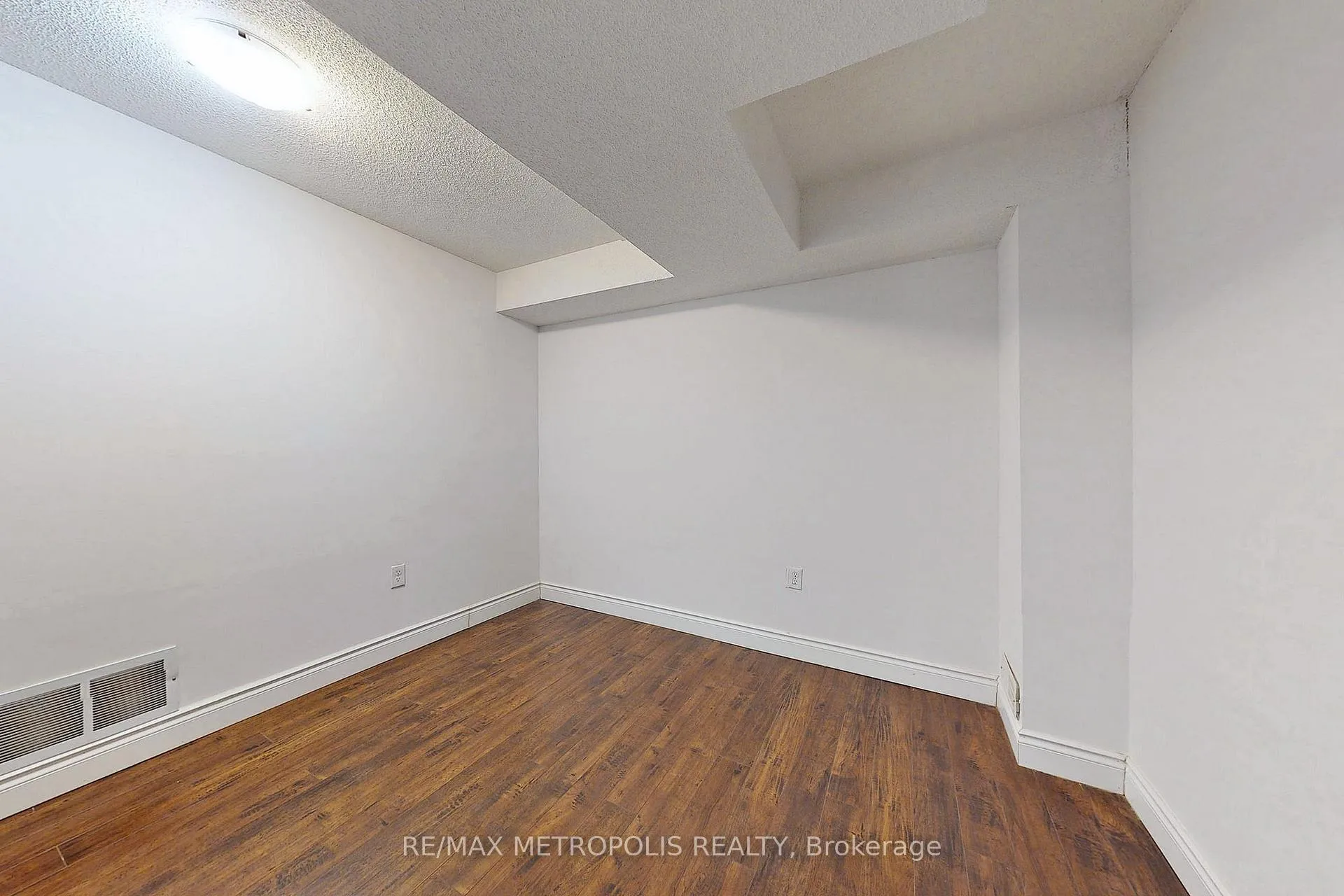 Photo 20 of Unit Lower, 2284 Whitewood Crescent, Innisfil, Alcona — HOMEH