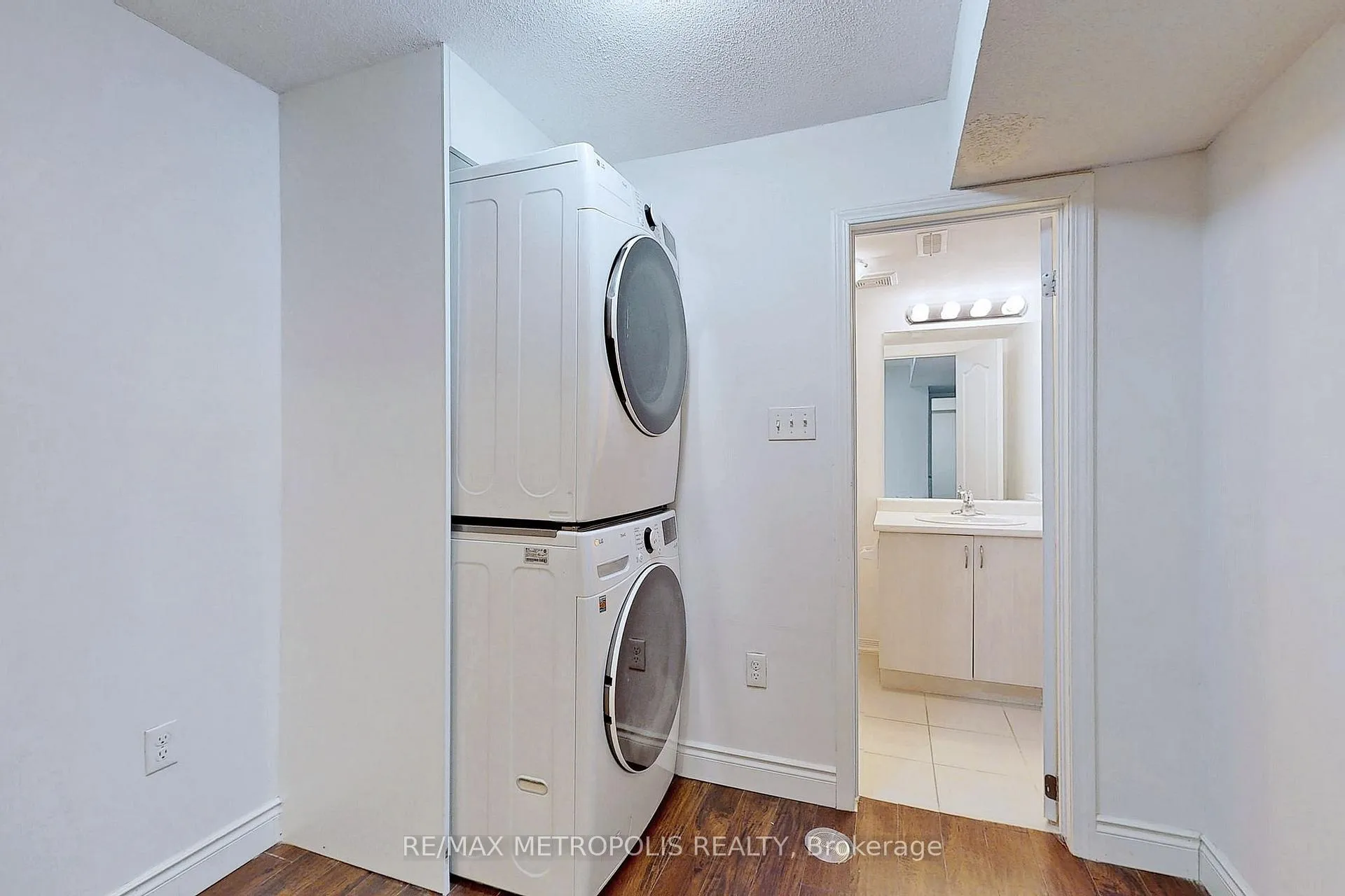 Photo 21 of Unit Lower, 2284 Whitewood Crescent, Innisfil, Alcona — HOMEH