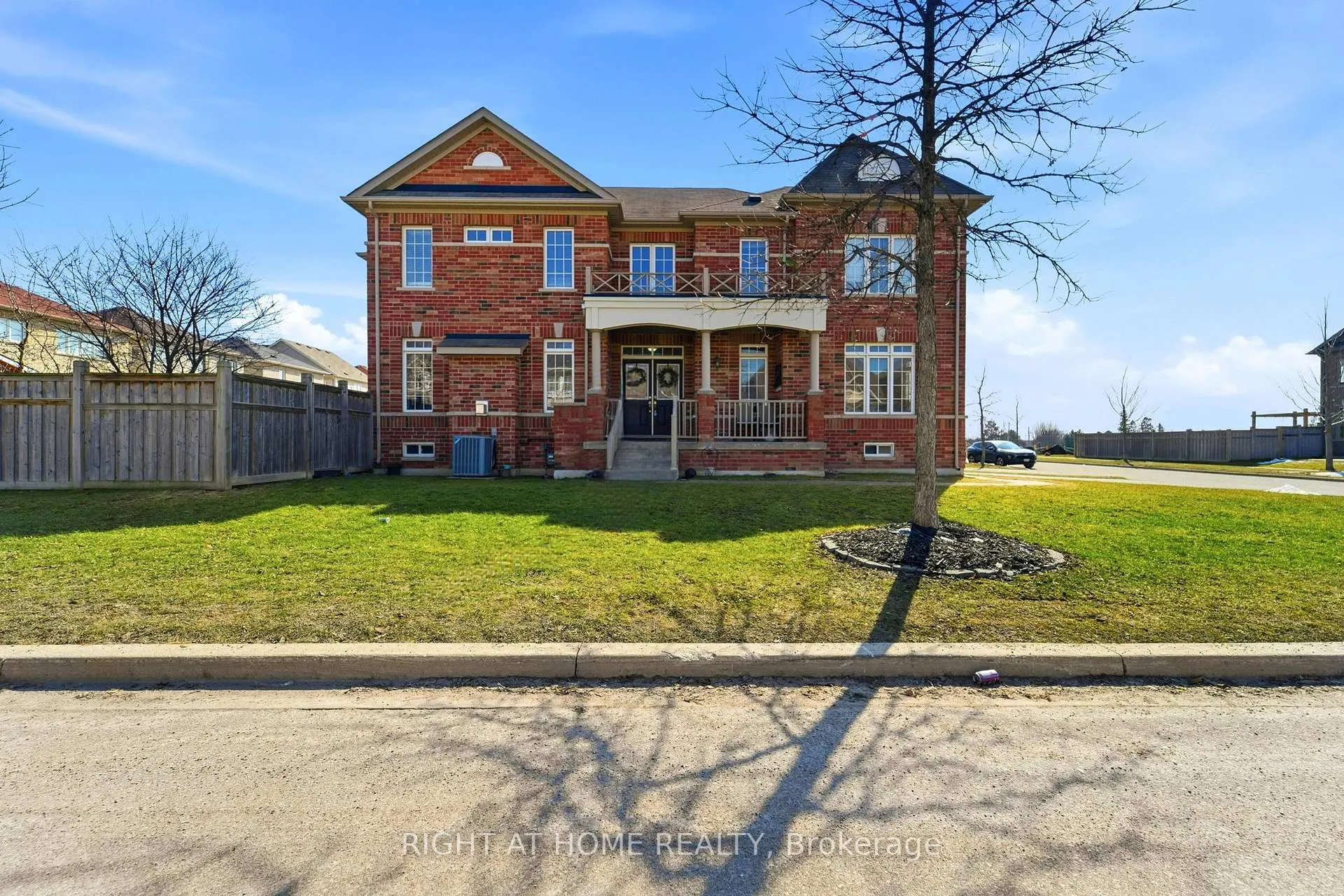 Photo 1 of 156 Mcdonald Crescent, Clarington, Newcastle — HOMEH