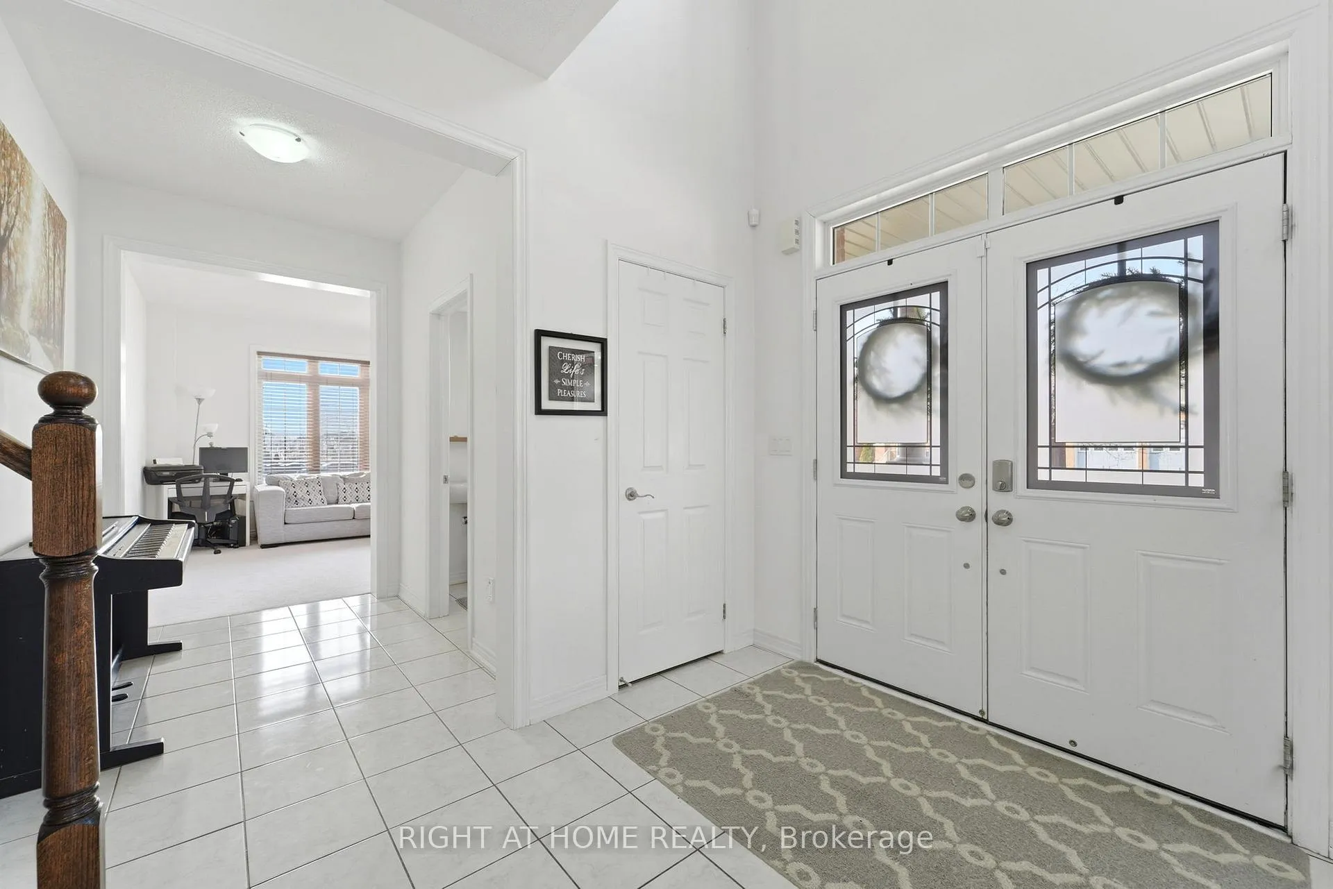 Photo 8 of 156 Mcdonald Crescent, Clarington, Newcastle — HOMEH