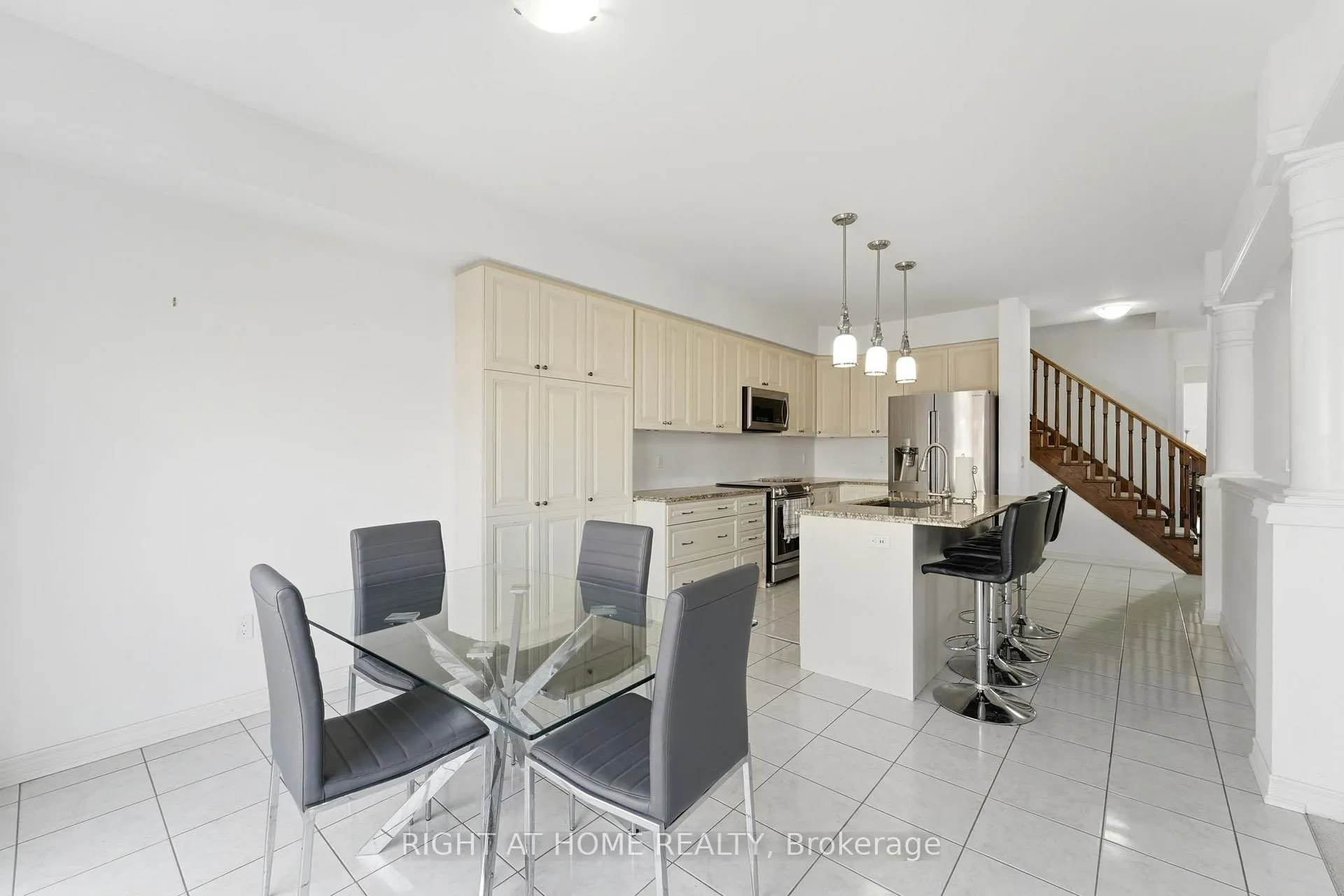 Photo 14 of 156 Mcdonald Crescent, Clarington, Newcastle — HOMEH