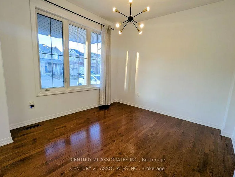 Photo 3 of 177 Montreal Circle, Hamilton, Stoney Creek — HOMEH