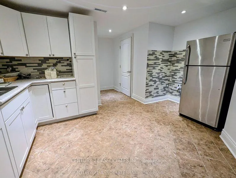 Photo 12 of 177 Montreal Circle, Hamilton, Stoney Creek — HOMEH