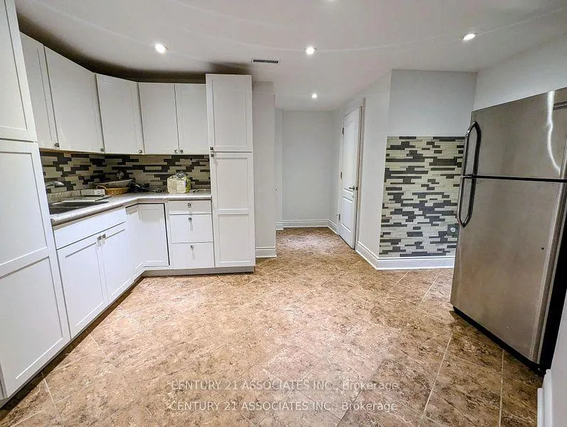 Photo 13 of 177 Montreal Circle, Hamilton, Stoney Creek — HOMEH