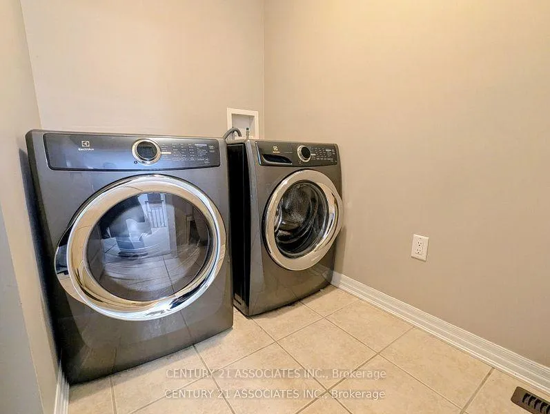 Photo 28 of 177 Montreal Circle, Hamilton, Stoney Creek — HOMEH