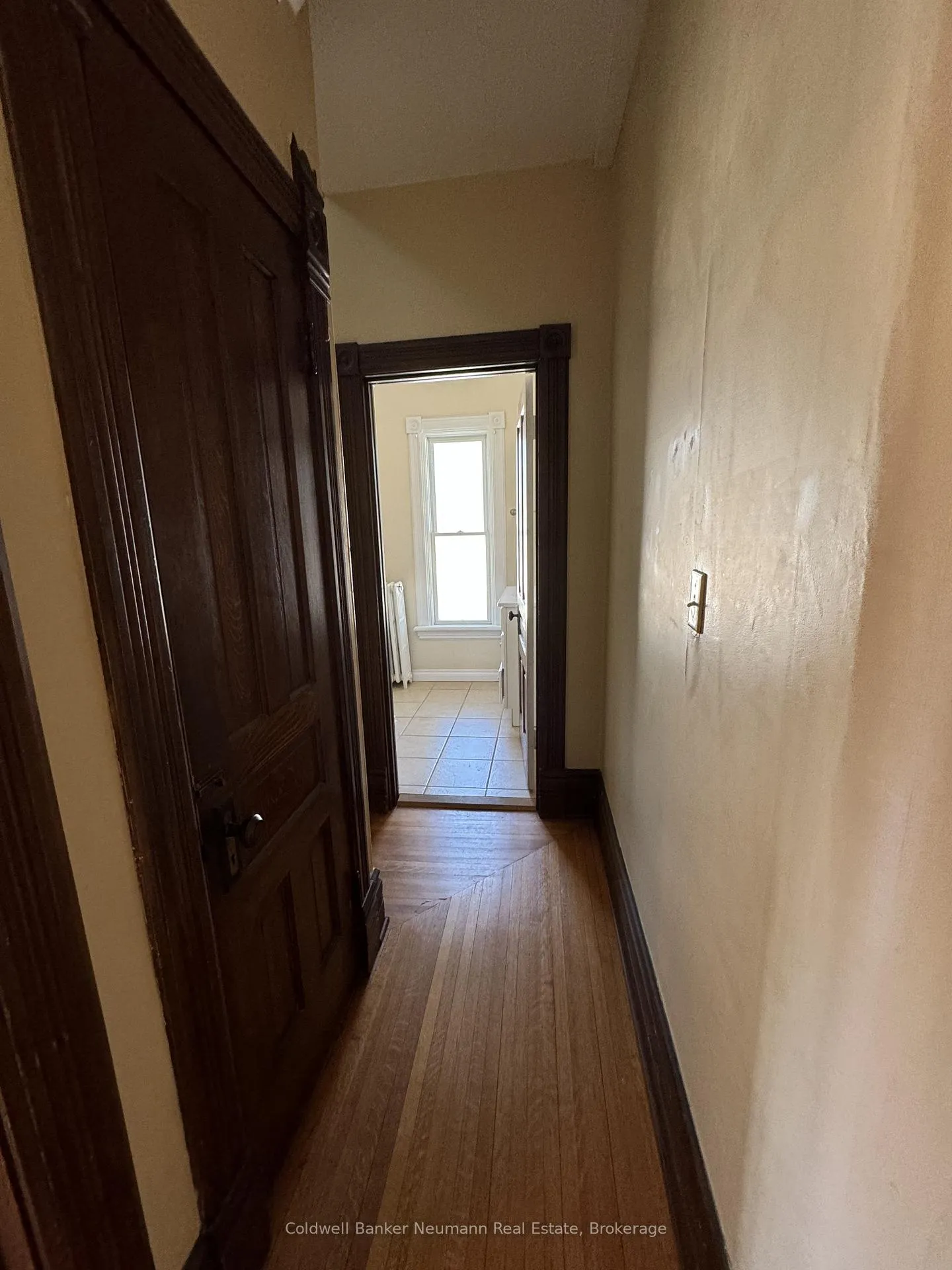 Photo 5 of Unit Upper, 376 Woolwich Street, Guelph, Exhibition Park — HOMEH