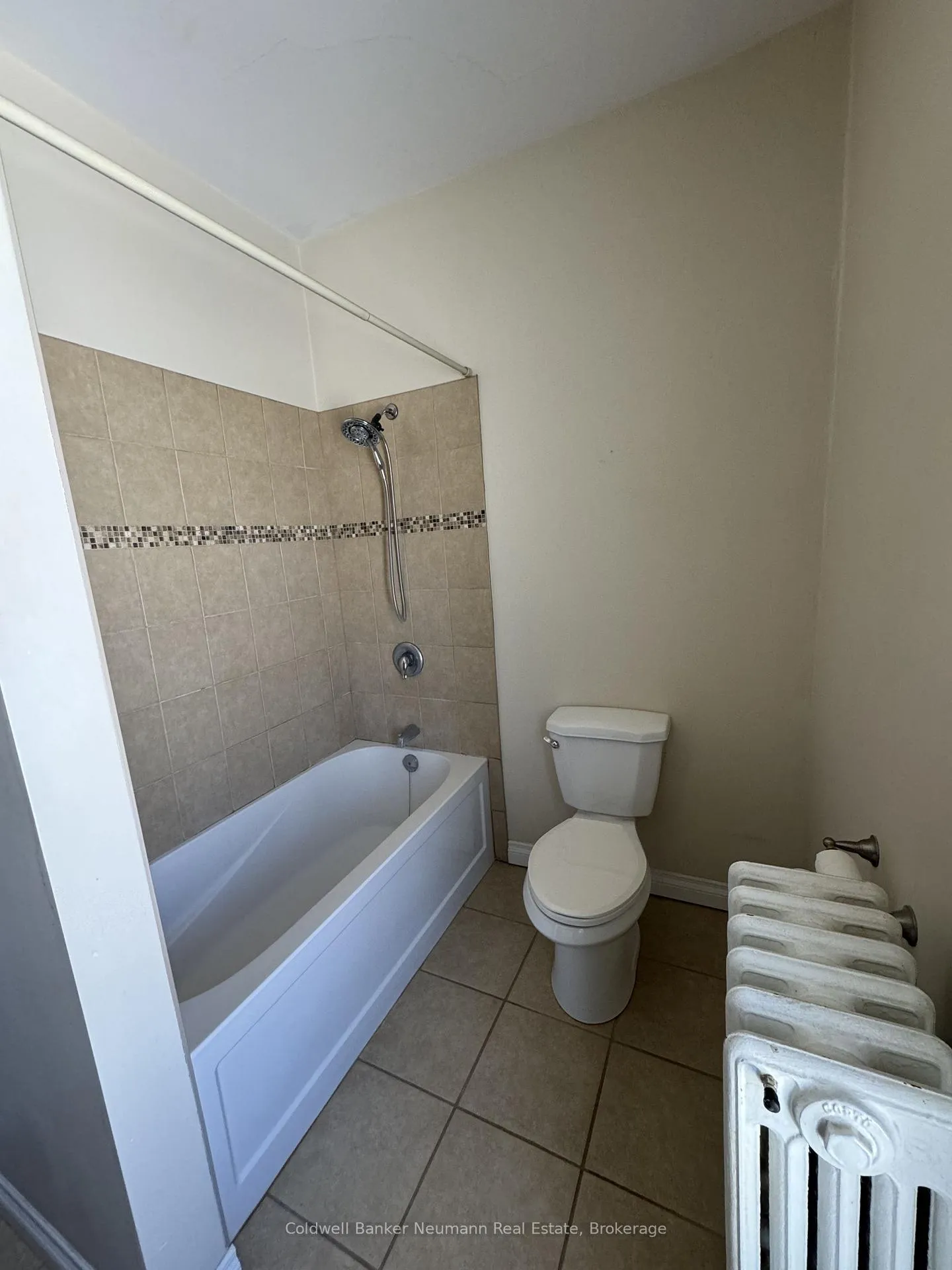Photo 6 of Unit Upper, 376 Woolwich Street, Guelph, Exhibition Park — HOMEH