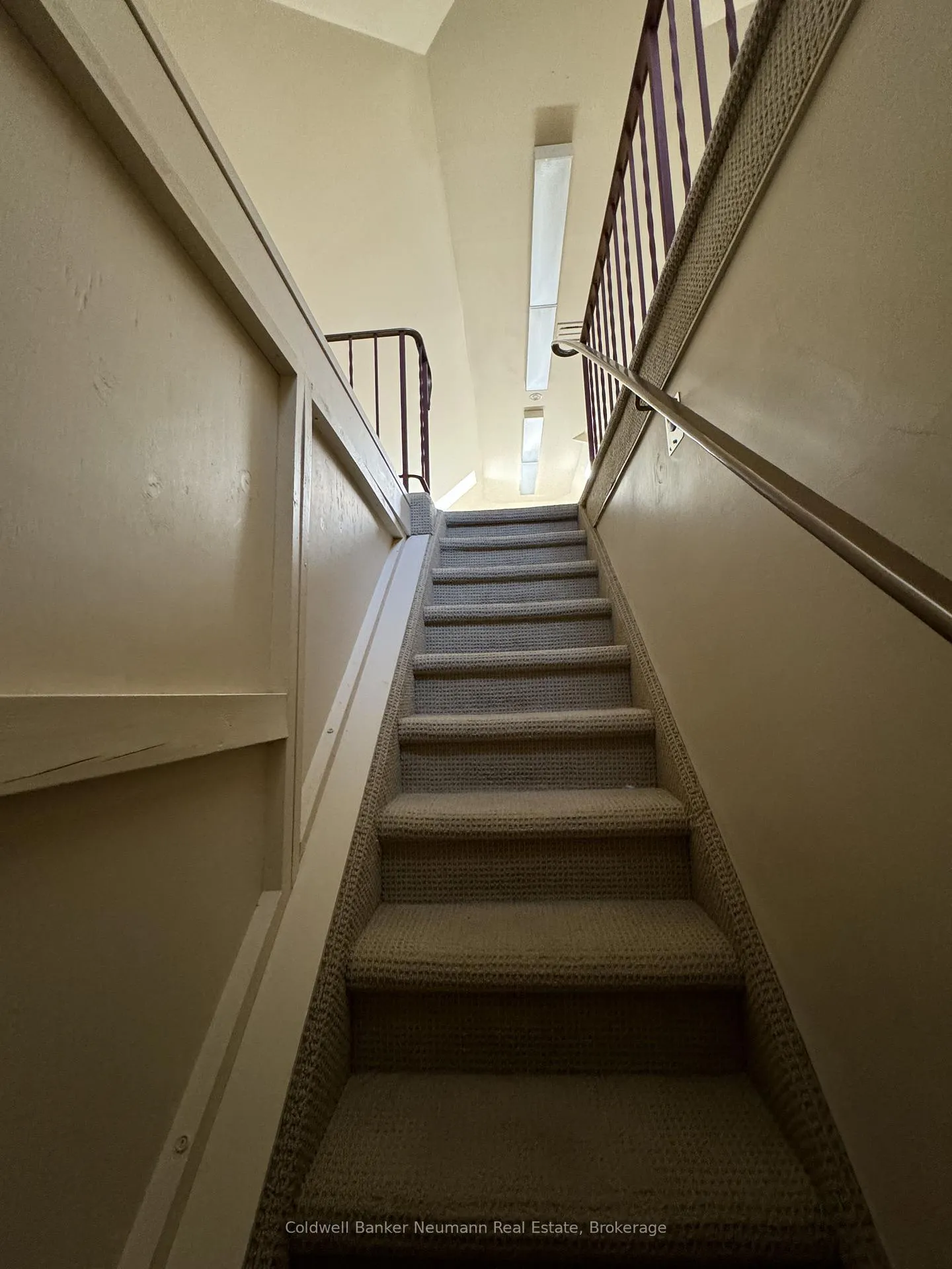 Photo 10 of Unit Upper, 376 Woolwich Street, Guelph, Exhibition Park — HOMEH