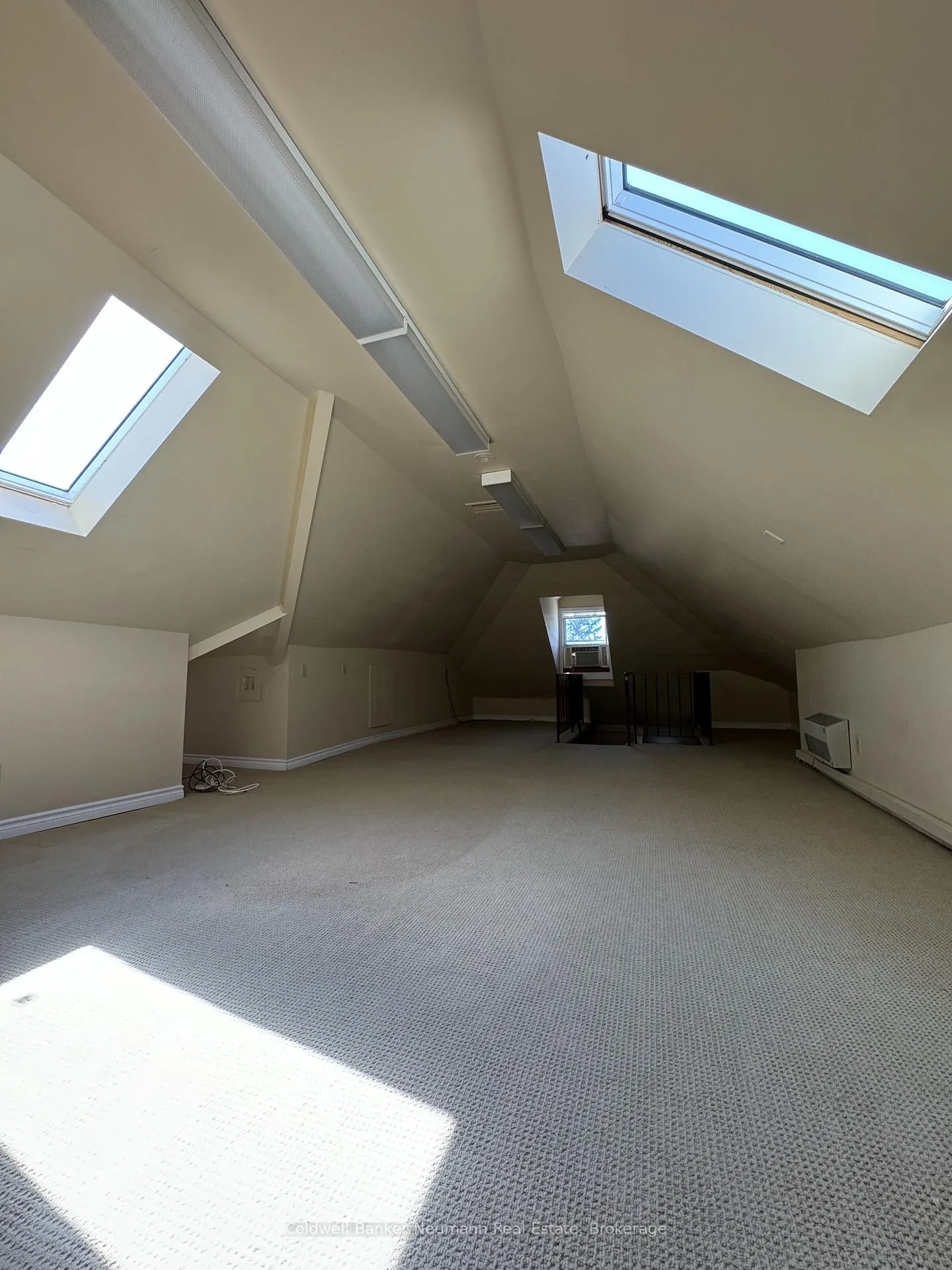 Photo 12 of Unit Upper, 376 Woolwich Street, Guelph, Exhibition Park — HOMEH