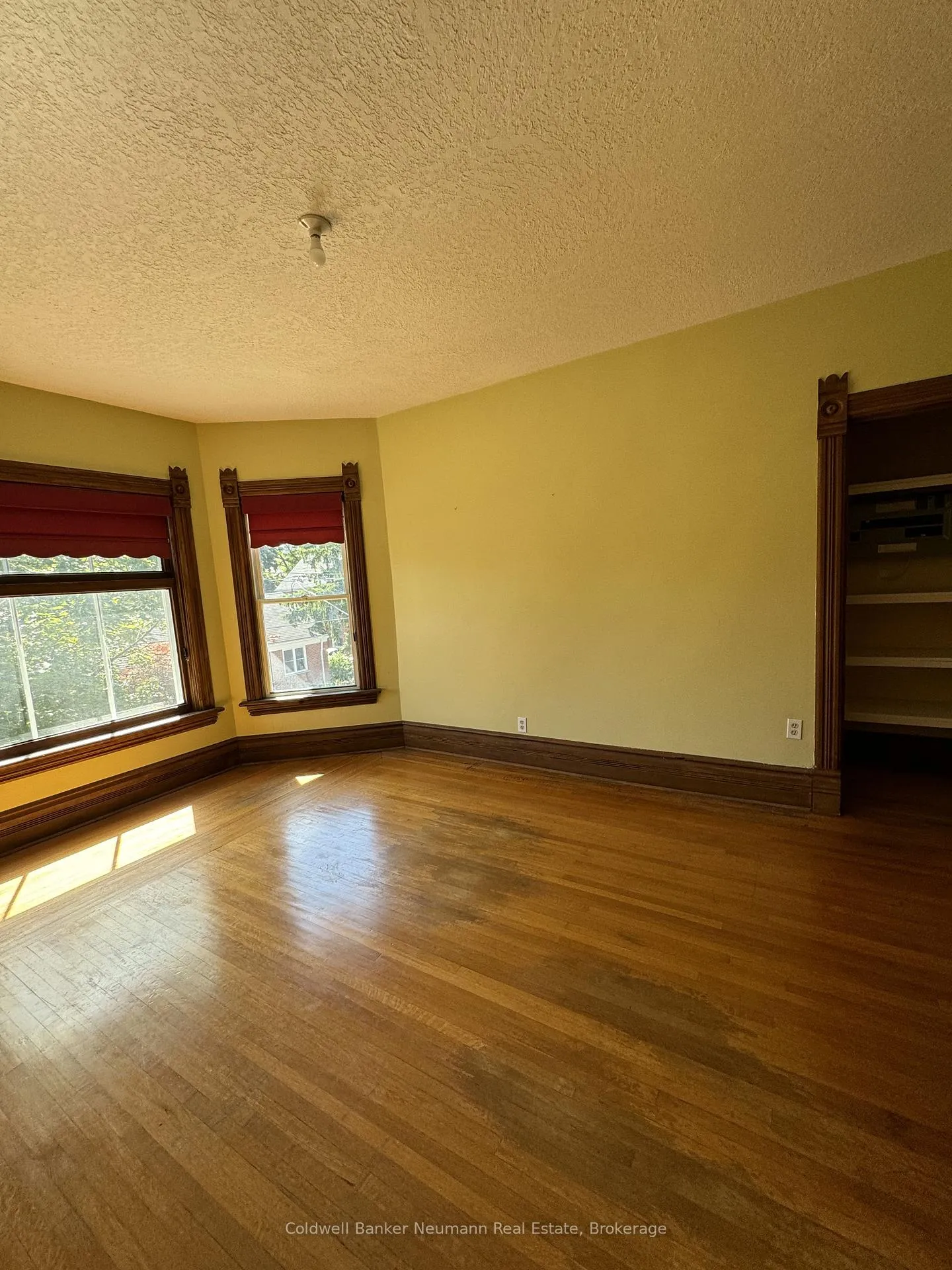 Photo 14 of Unit Upper, 376 Woolwich Street, Guelph, Exhibition Park — HOMEH