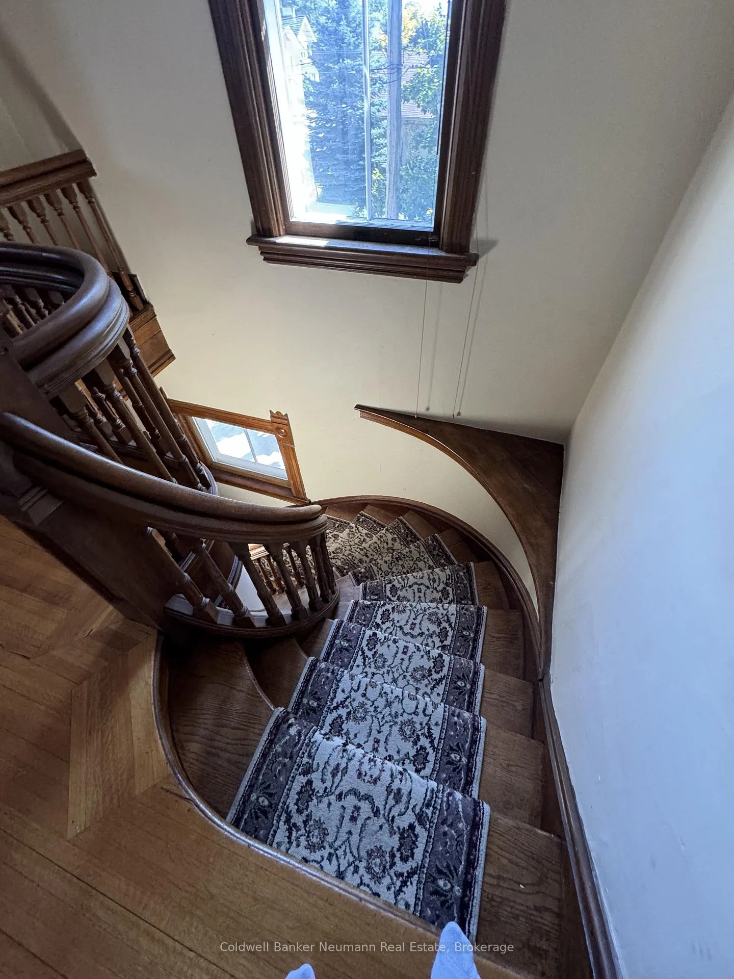 Photo 18 of Unit Upper, 376 Woolwich Street, Guelph, Exhibition Park — HOMEH