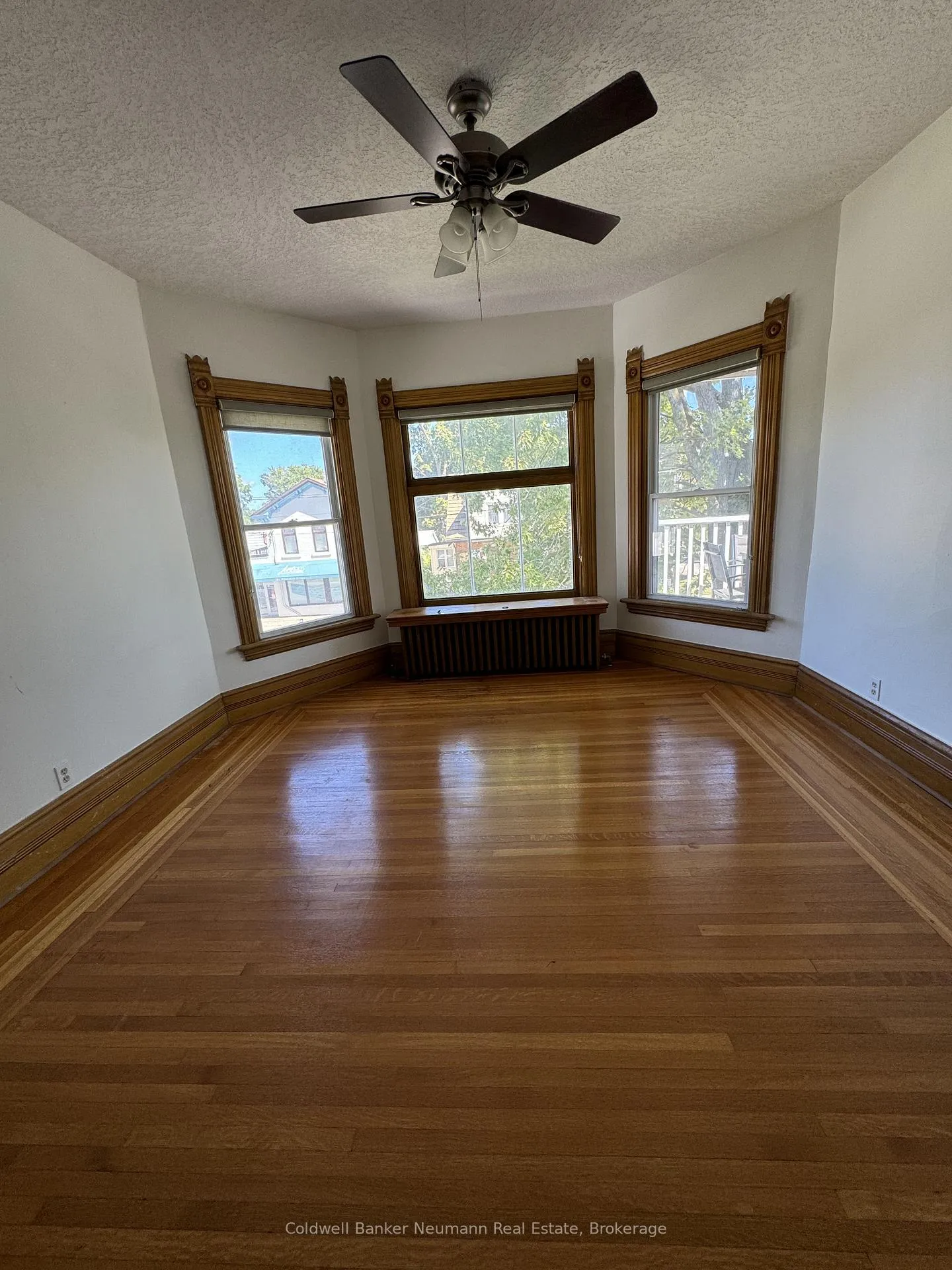 Photo 21 of Unit Upper, 376 Woolwich Street, Guelph, Exhibition Park — HOMEH