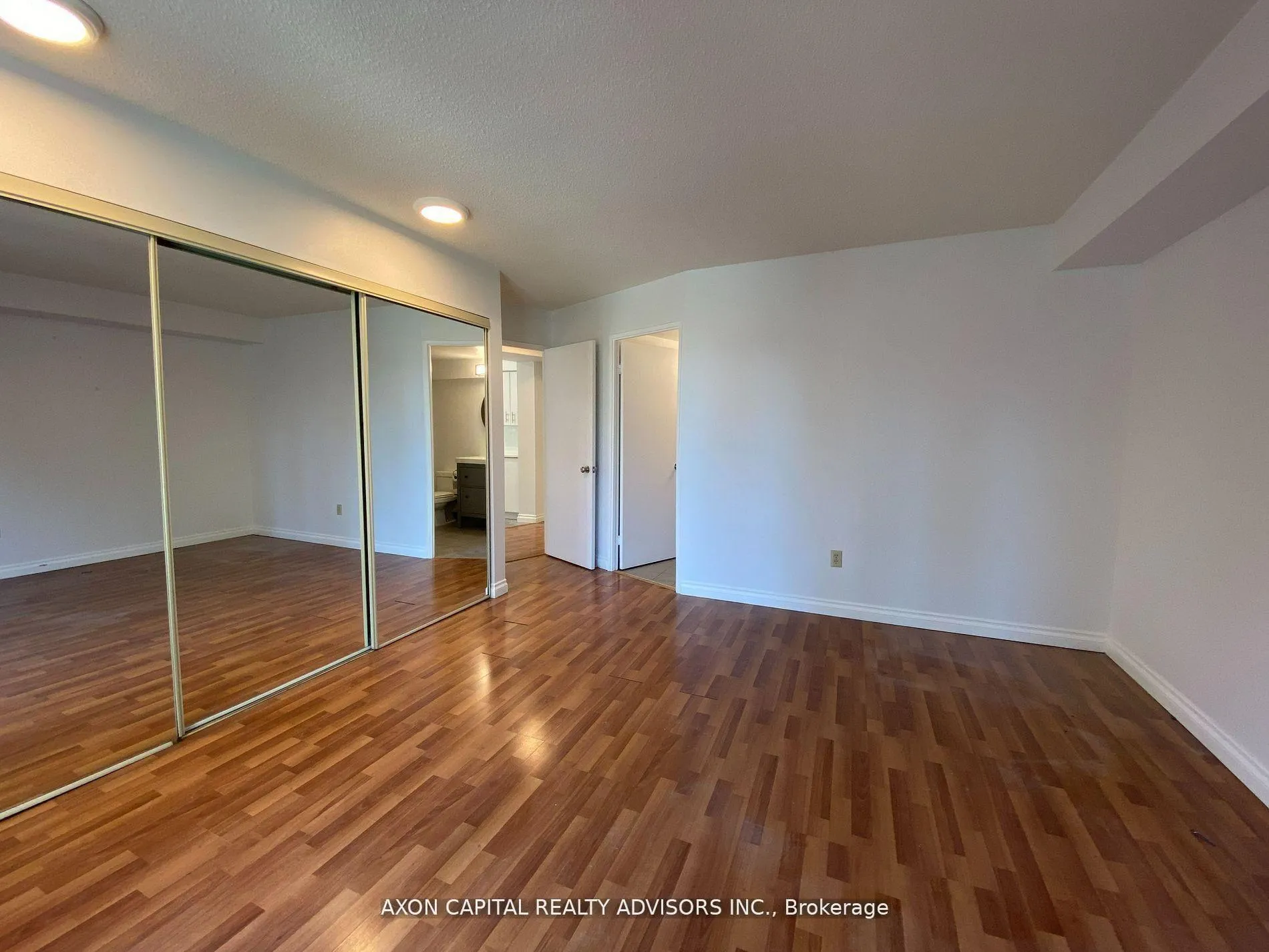 Photo 7 of Unit 305, 1055 Bay Street, Toronto, Bay Street Corridor — HOMEH