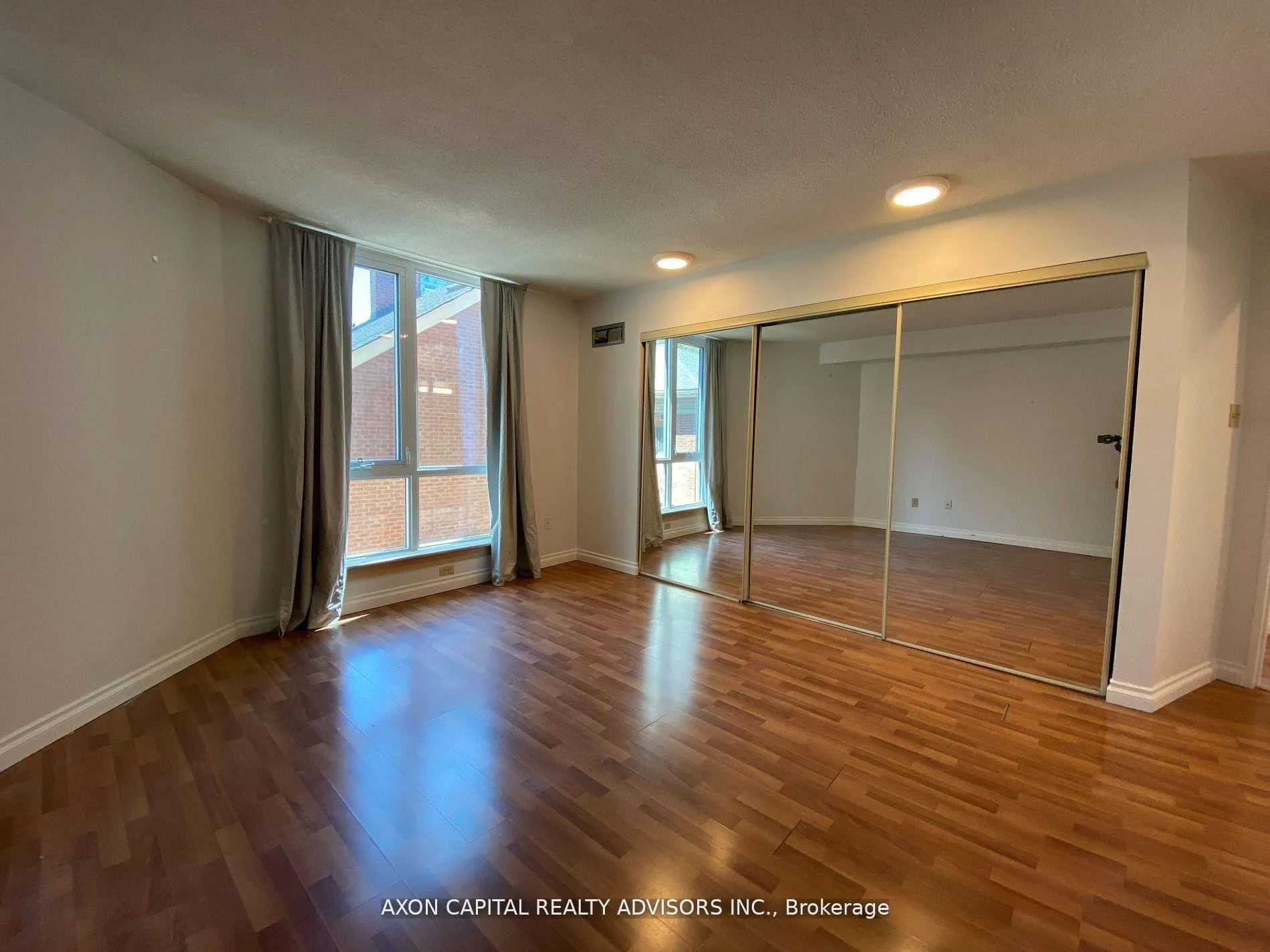 Photo 8 of Unit 305, 1055 Bay Street, Toronto, Bay Street Corridor — HOMEH