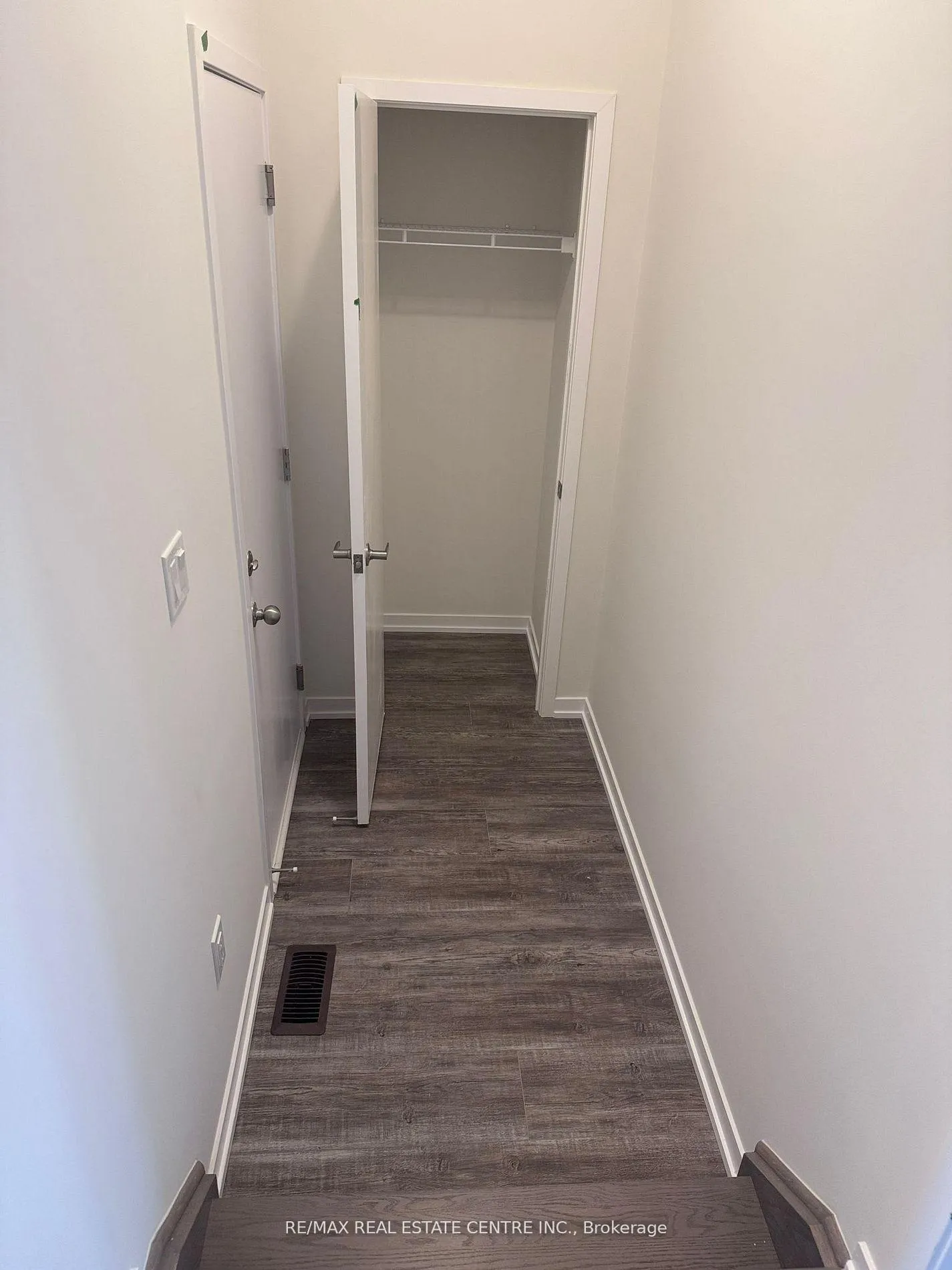 Photo 5 of 2096 Cayenne Street, Oshawa, Kedron — HOMEH