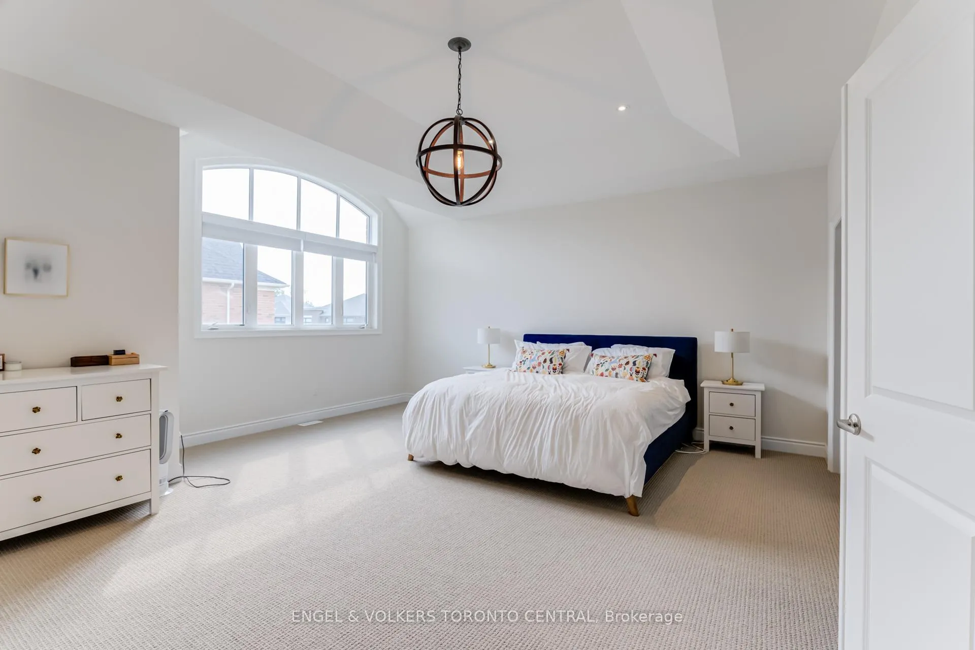 Photo 18 of 89 Maple Fields Circle, Aurora, Aurora Estates — HOMEH