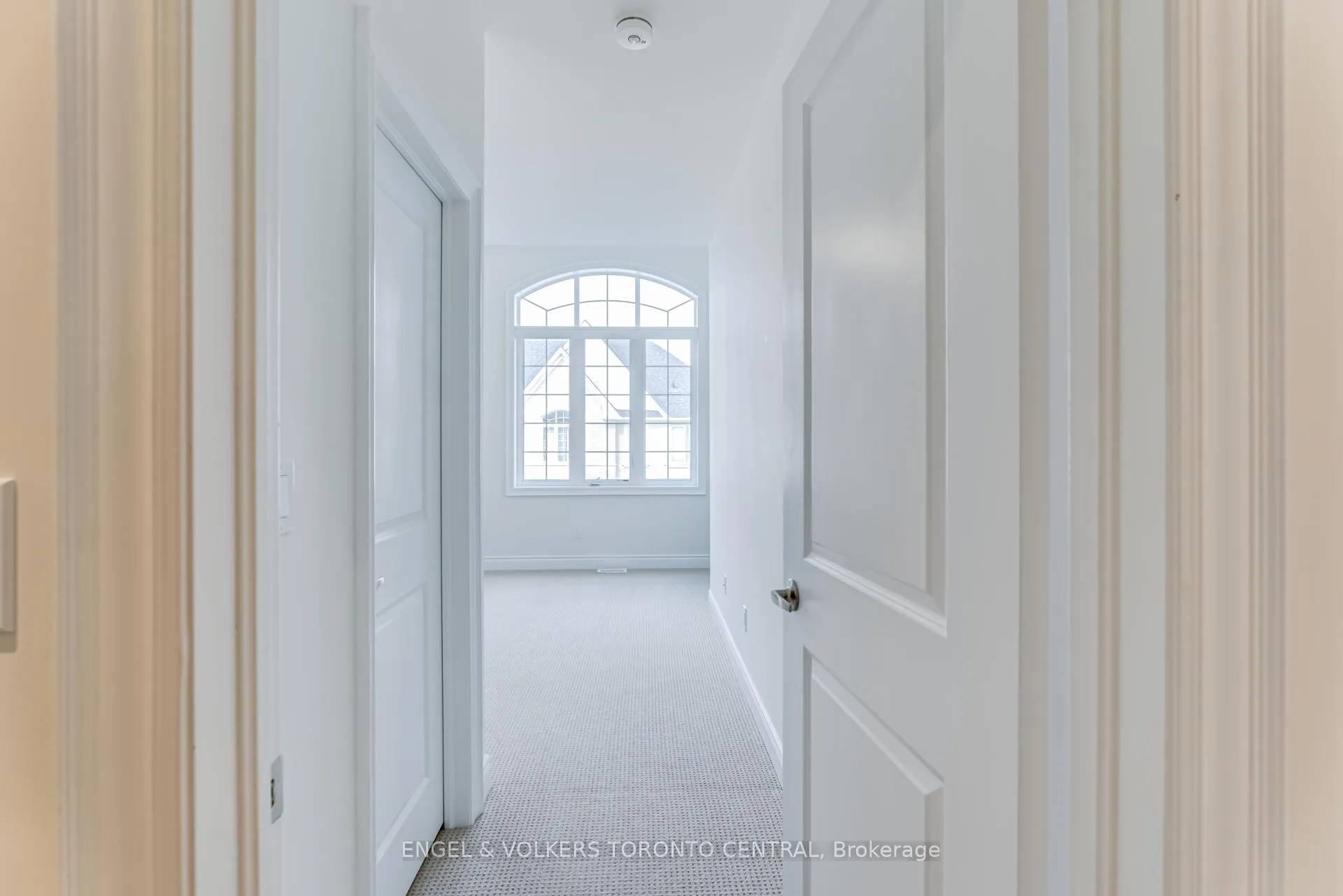 Photo 23 of 89 Maple Fields Circle, Aurora, Aurora Estates — HOMEH