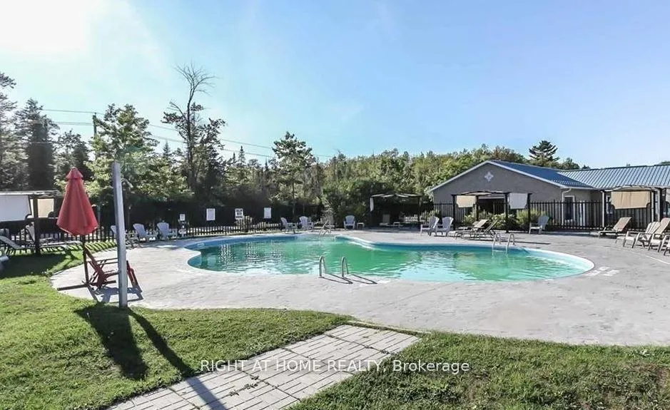 Photo 1 of 7 Nipagon Circle, Wasaga Beach — HOMEH