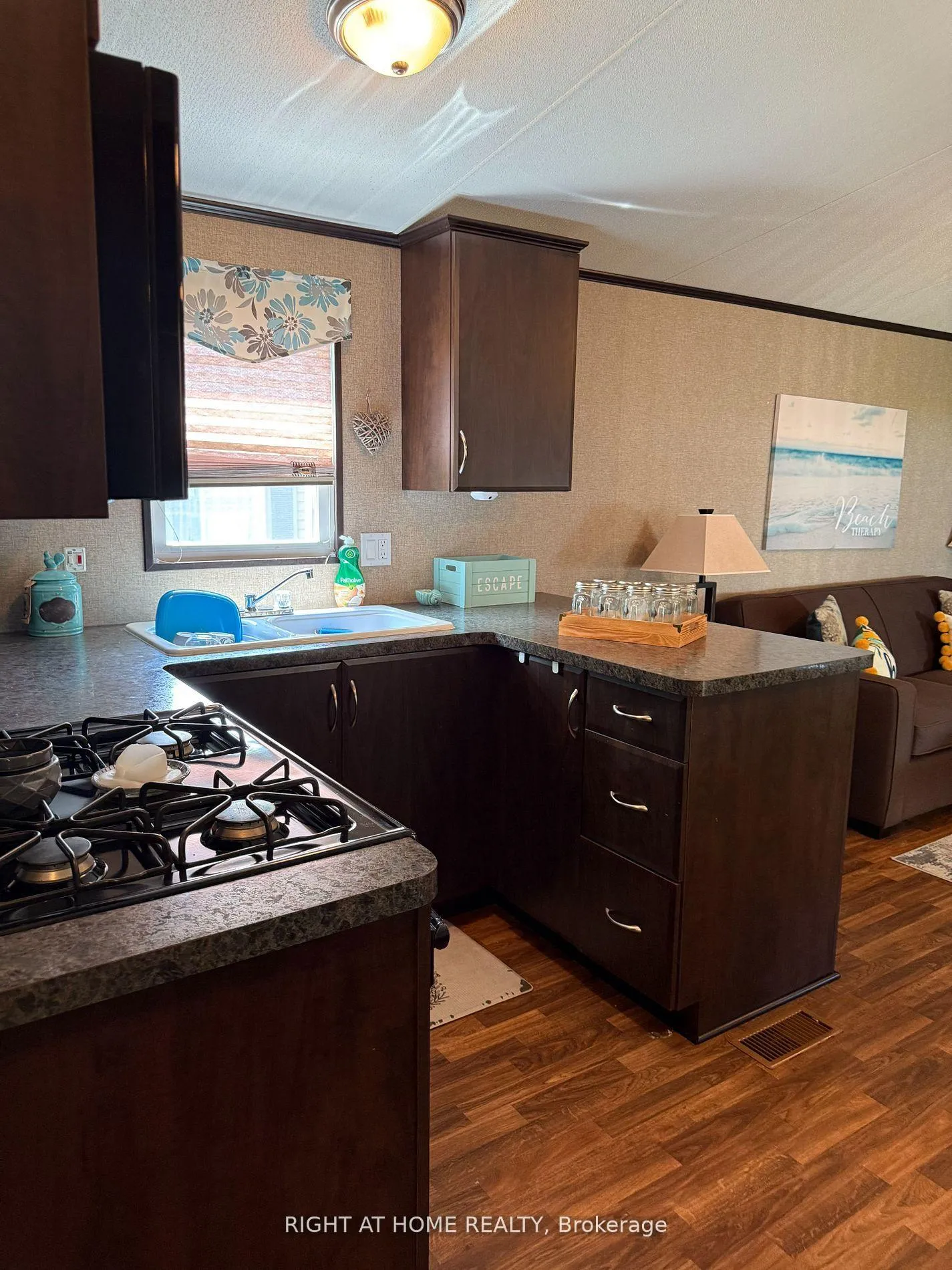Photo 11 of 7 Nipagon Circle, Wasaga Beach — HOMEH