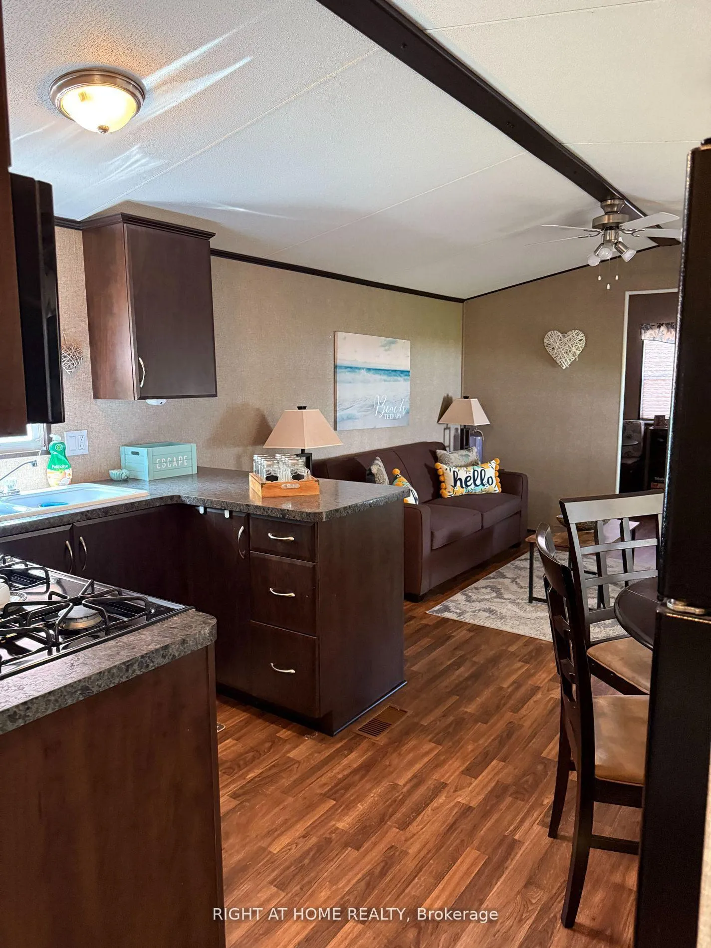 Photo 14 of 7 Nipagon Circle, Wasaga Beach — HOMEH