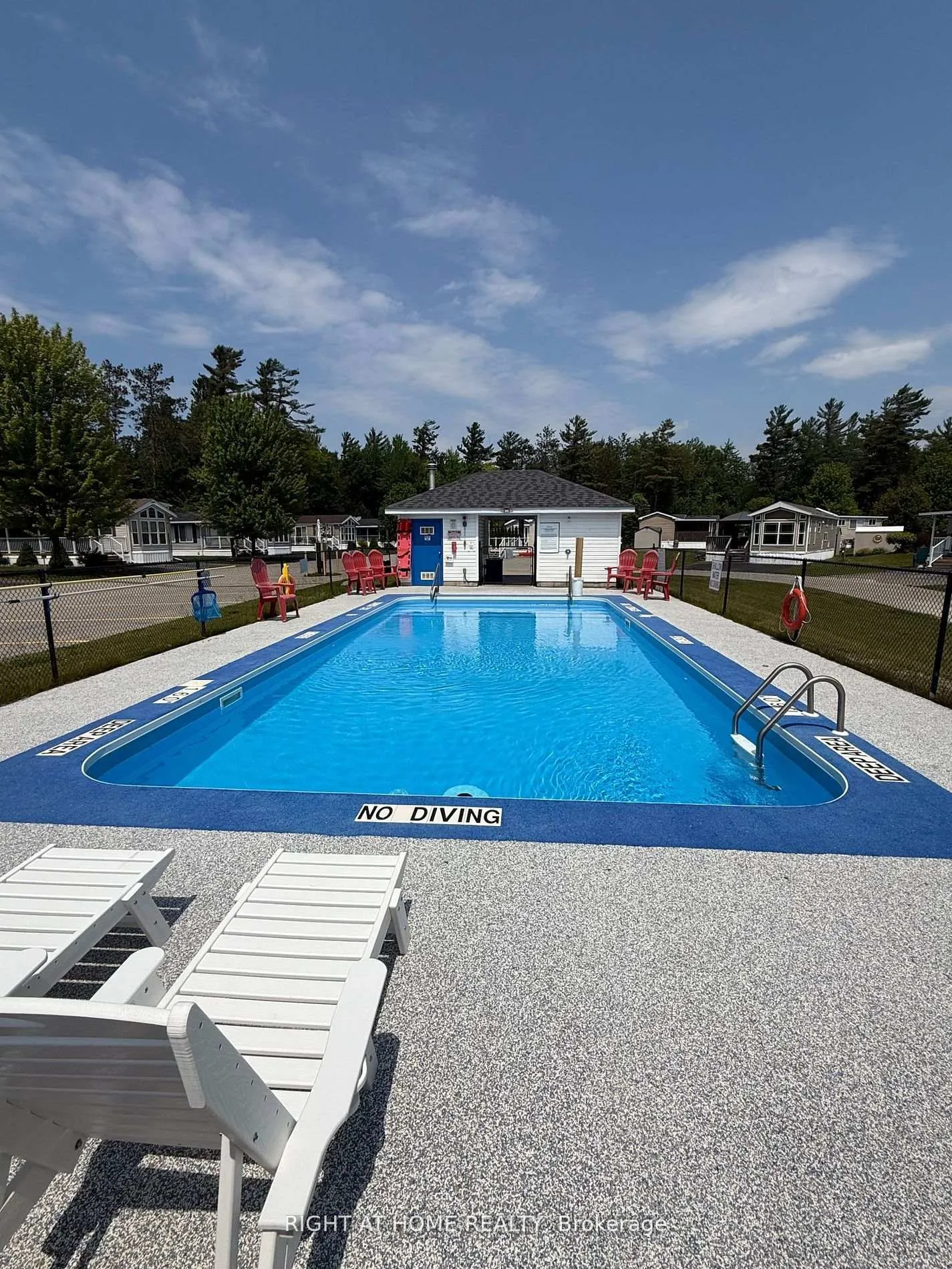 Photo 27 of 7 Nipagon Circle, Wasaga Beach — HOMEH