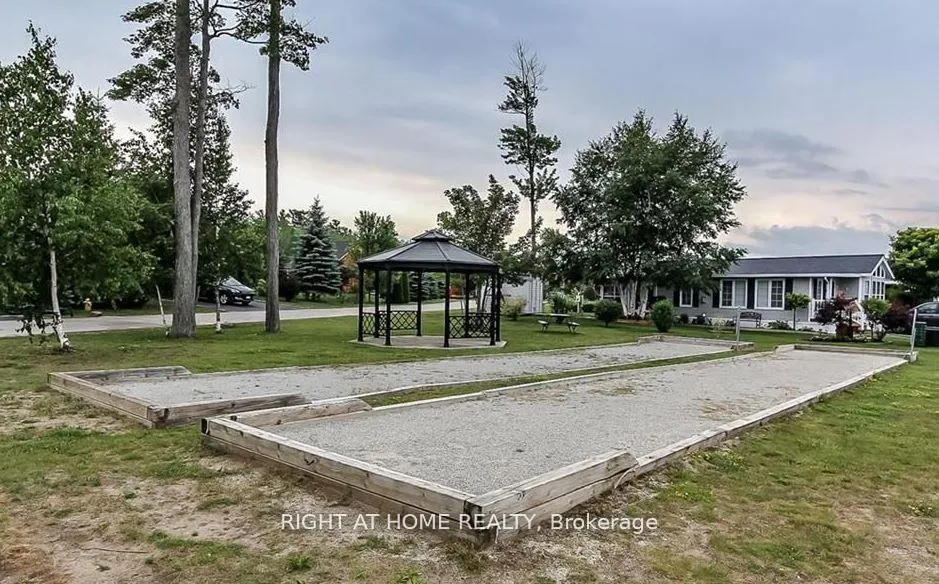 Photo 35 of 7 Nipagon Circle, Wasaga Beach — HOMEH