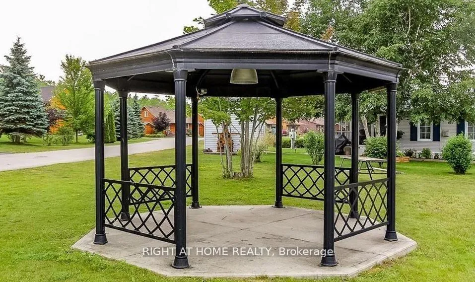 Photo 36 of 7 Nipagon Circle, Wasaga Beach — HOMEH