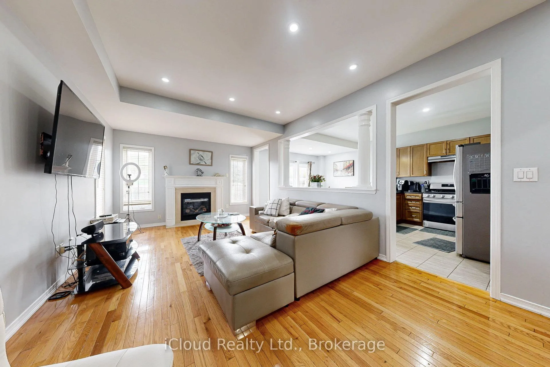 Photo 9 of 6 Mt Pleasant Avenue, Whitby, Blue Grass Meadows — HOMEH